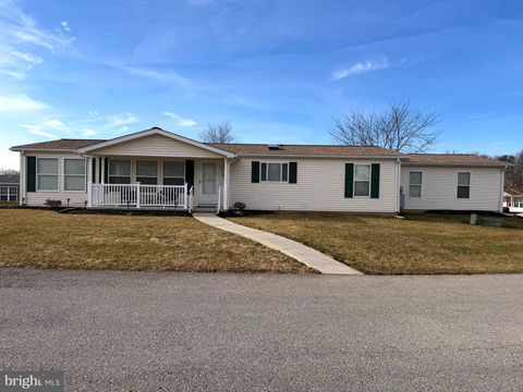 267 RUNAWAY ROAD ABBOTTSTOWN PA 17301