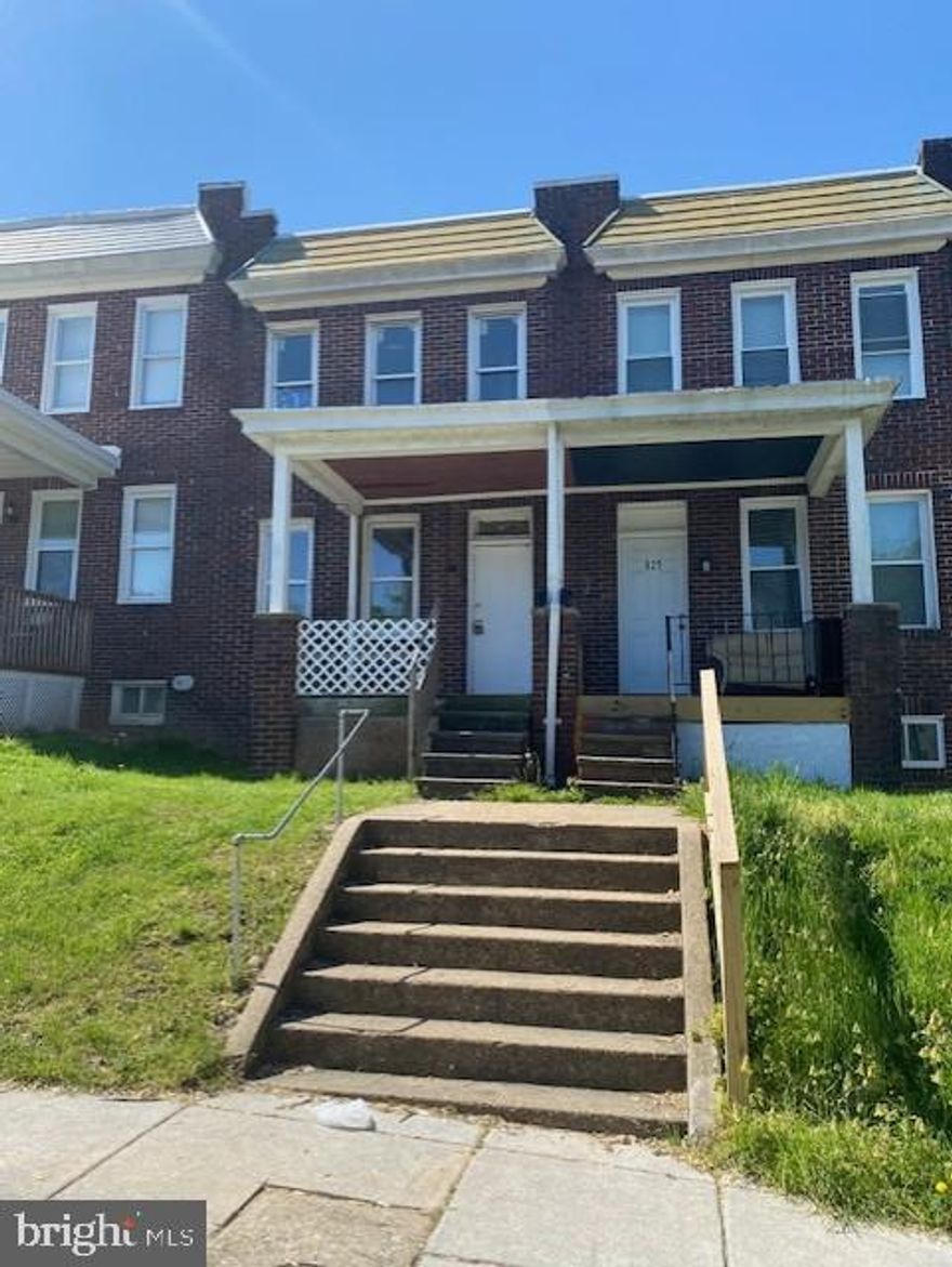 3 BR 1 BA -g recently painted, new toilet, new front door locks, windows replaced 8 years ago, roof replaced 7 years ago, water heater replaced in 2017, the carpet was removed but carpet strips remain downstairs