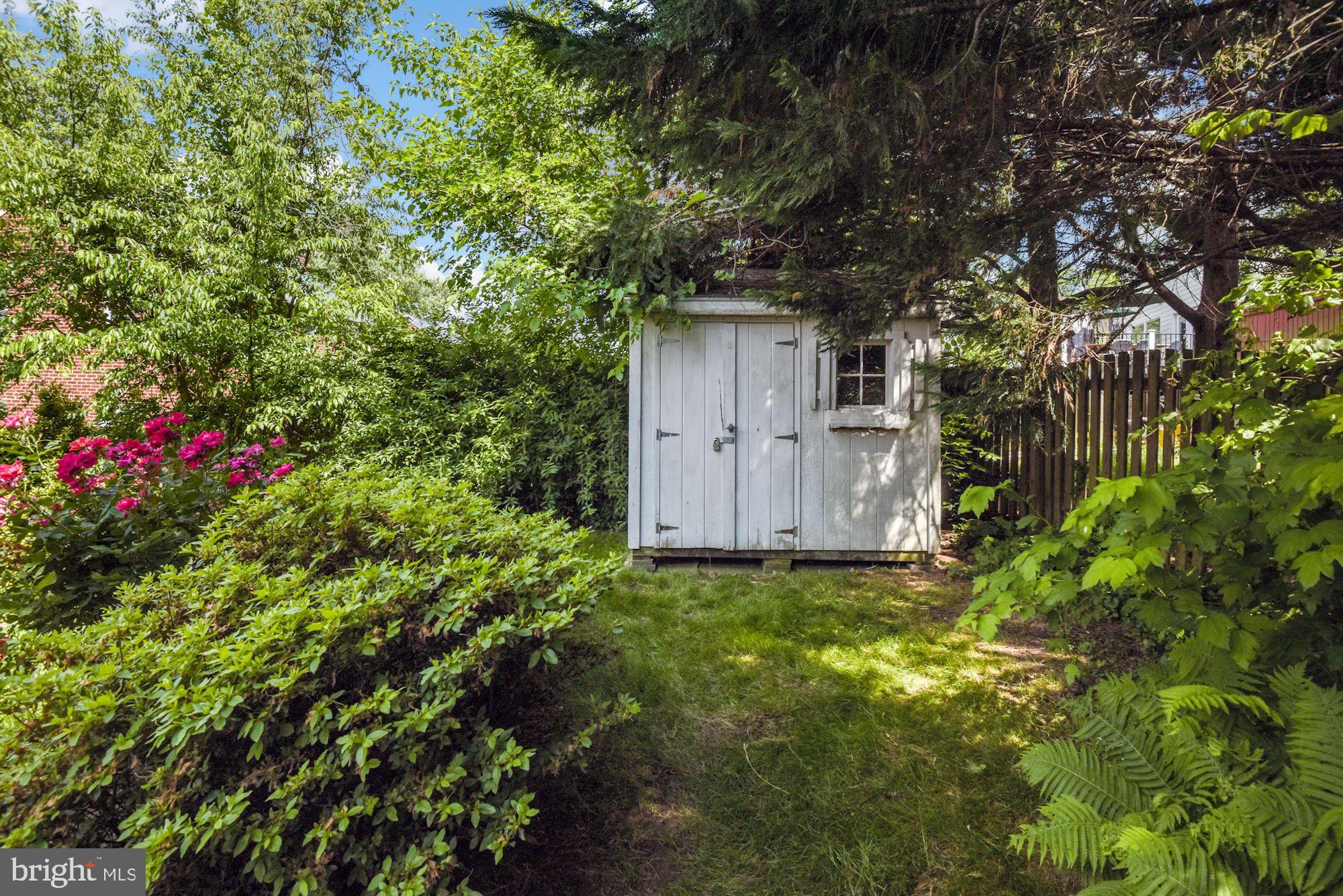 MADISON MANOR - Residential