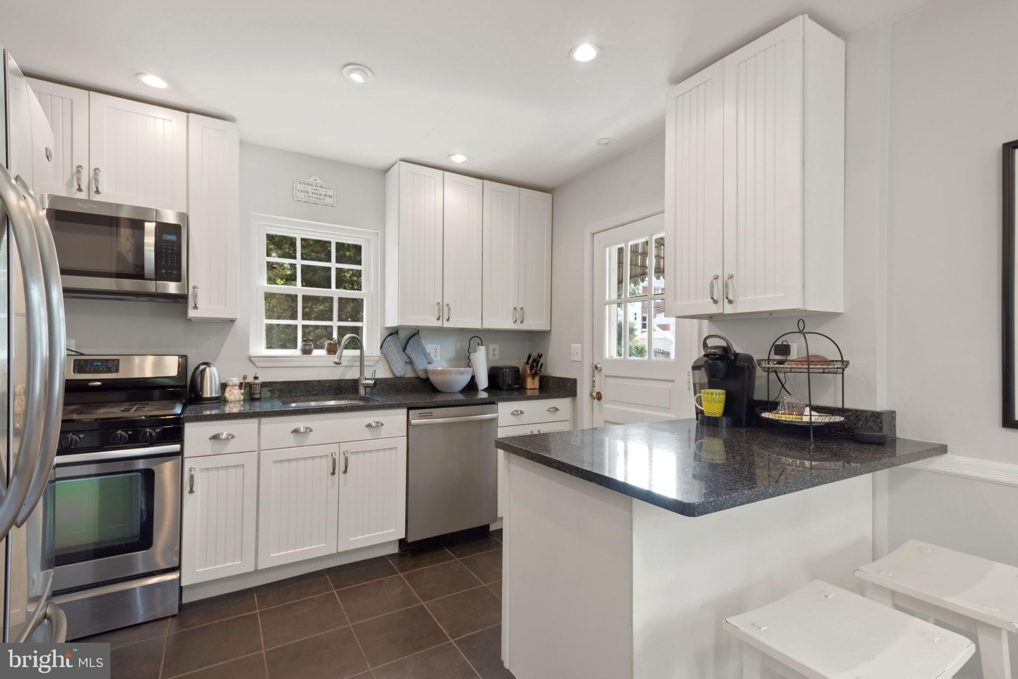 MADISON MANOR - Residential