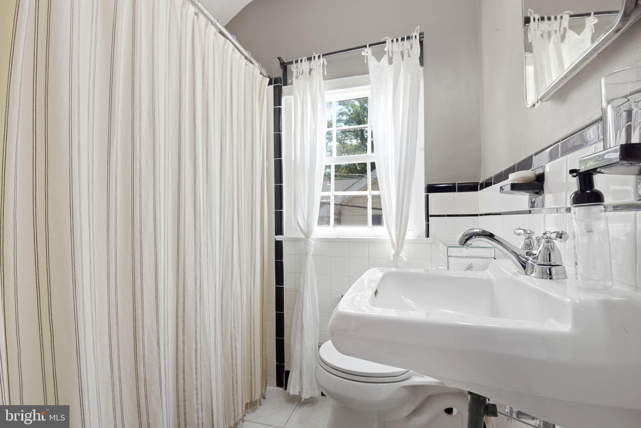 MADISON MANOR - Residential