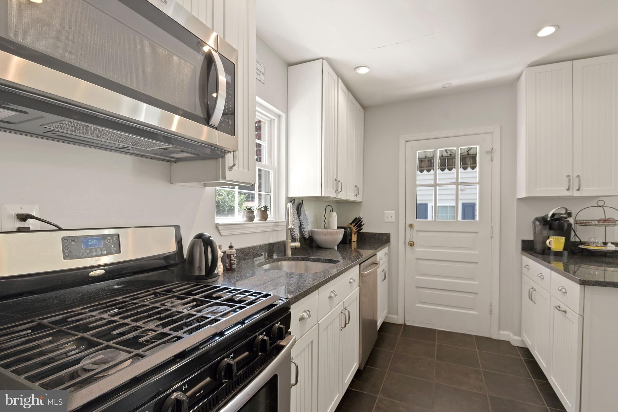 MADISON MANOR - Residential