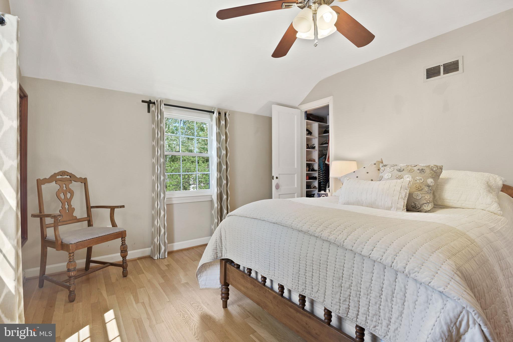 MADISON MANOR - Residential