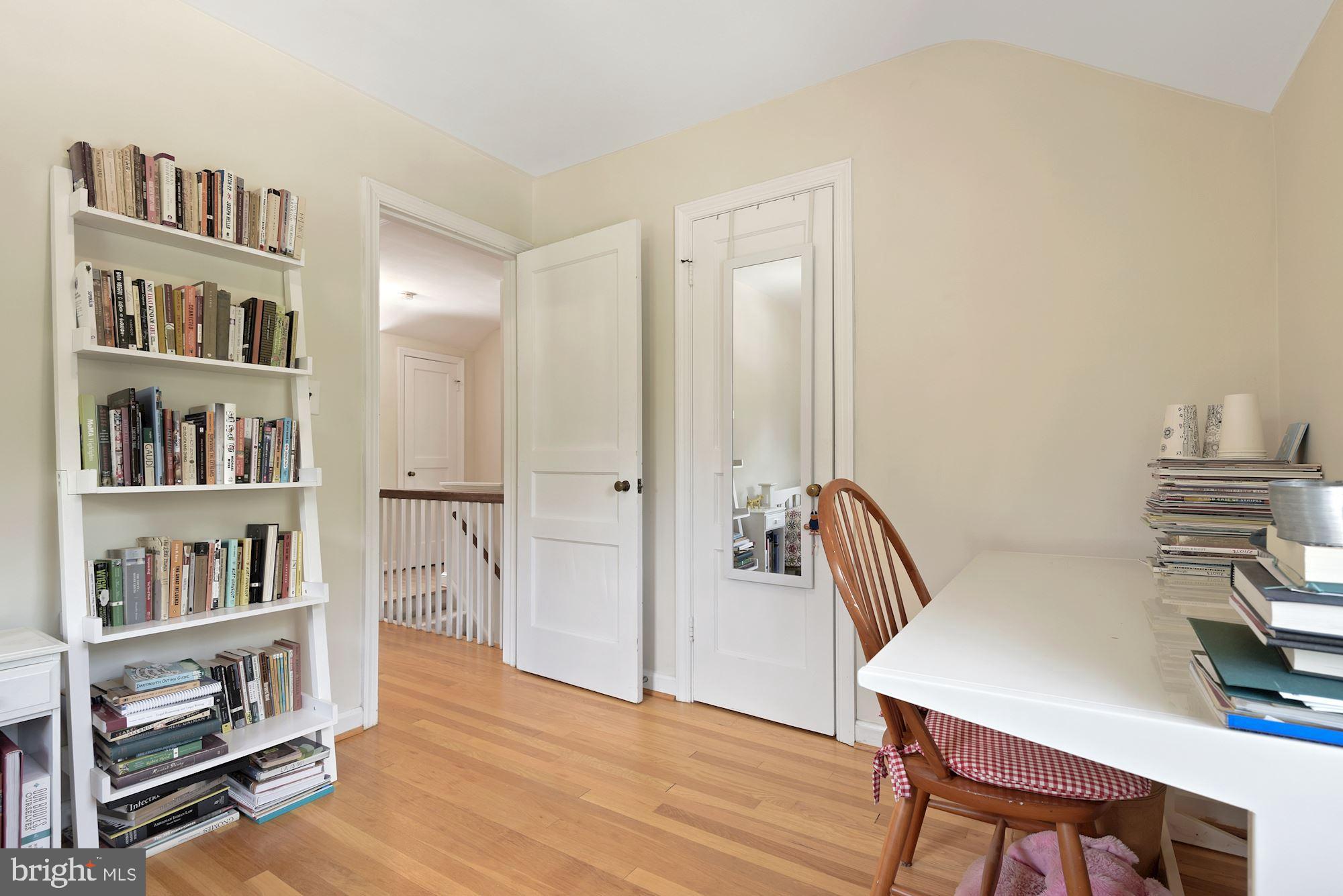 MADISON MANOR - Residential