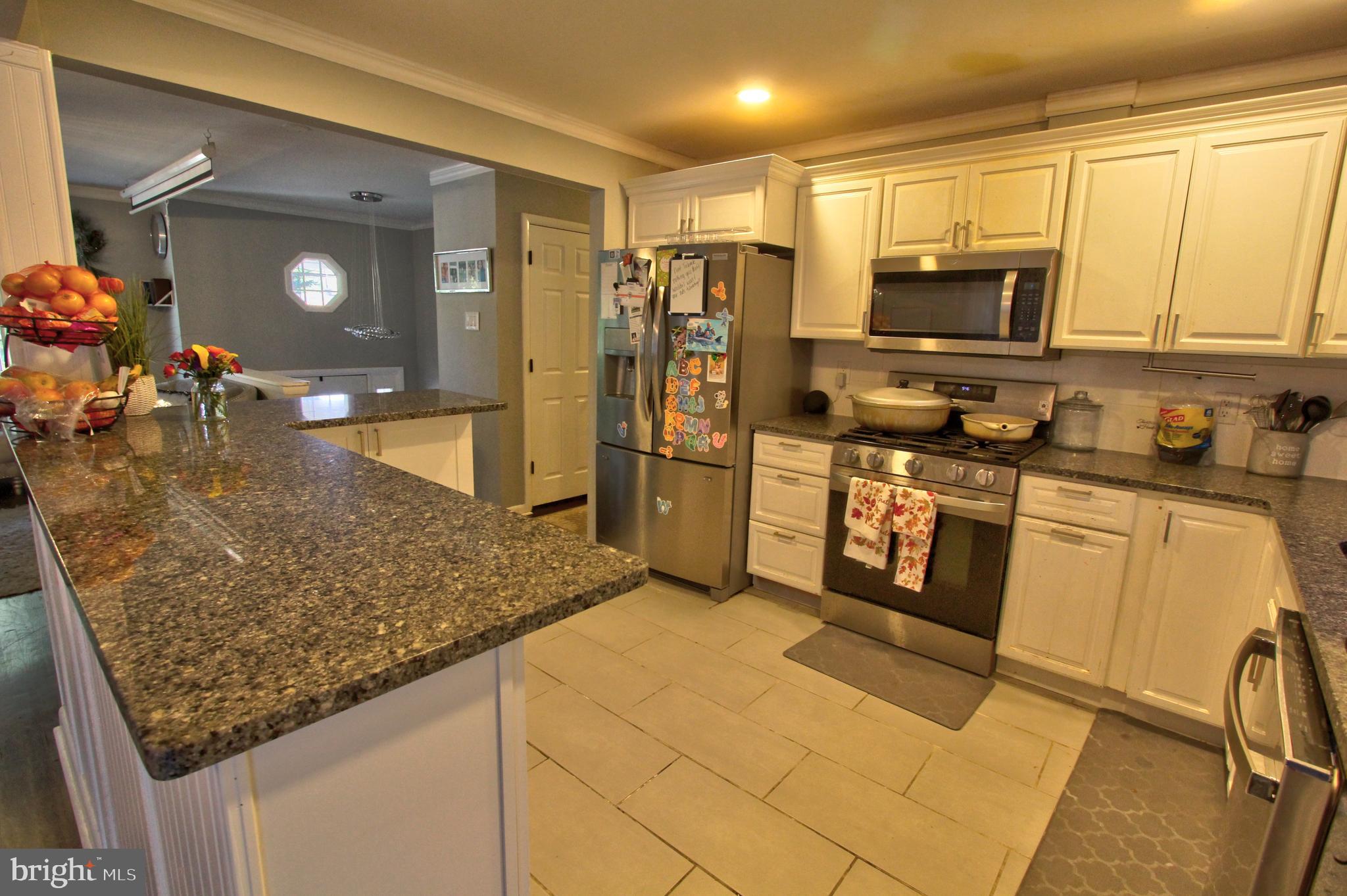 54 KNOLLWOOD DRIVE