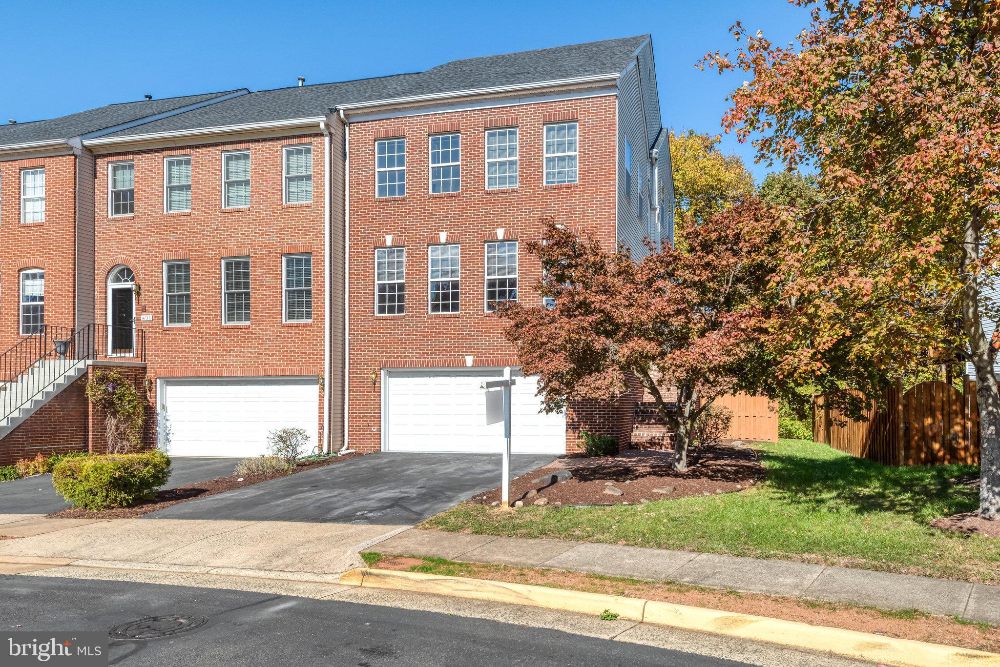 4737 GREAT HERON CIRCLE