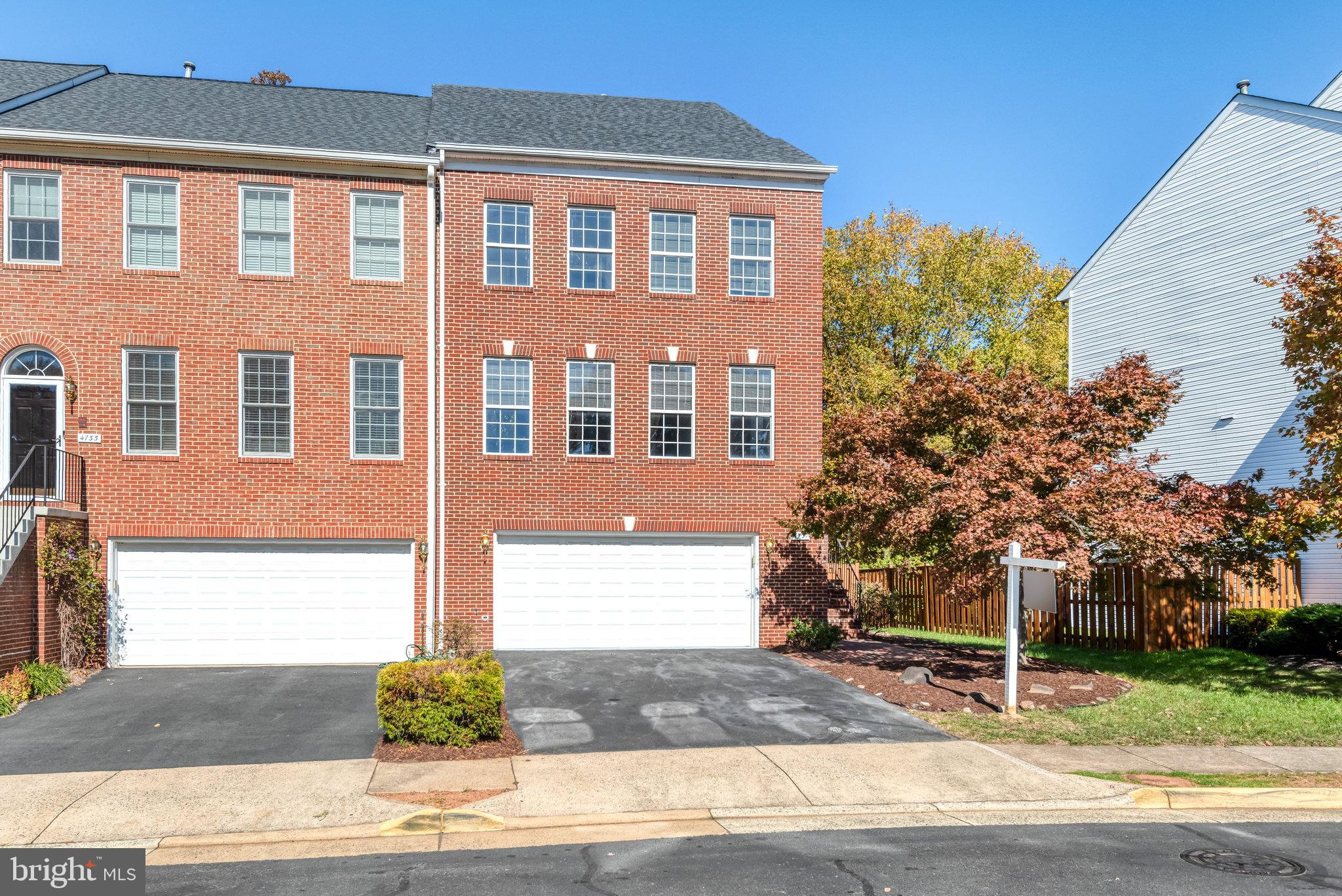 4737 GREAT HERON CIRCLE