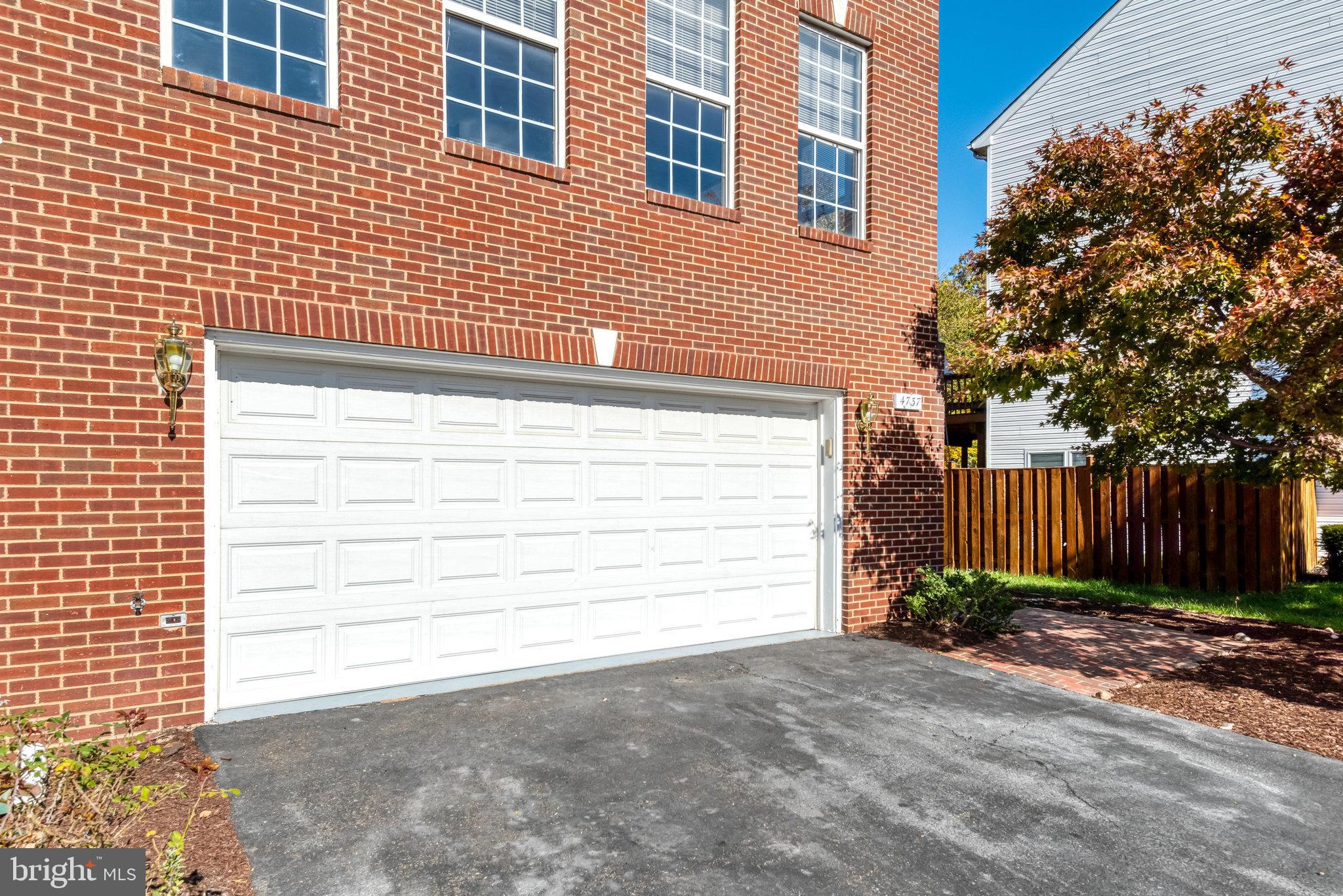 4737 GREAT HERON CIRCLE