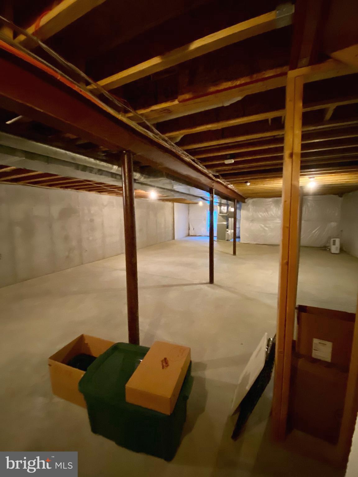 SPRINGER WOODS - Residential Lease