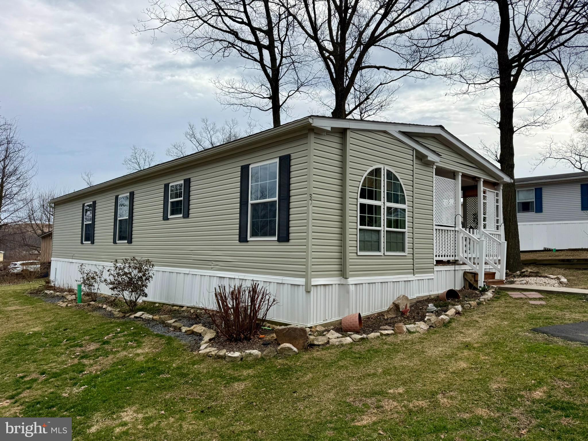 37 MOUNTAIN TOP LANE