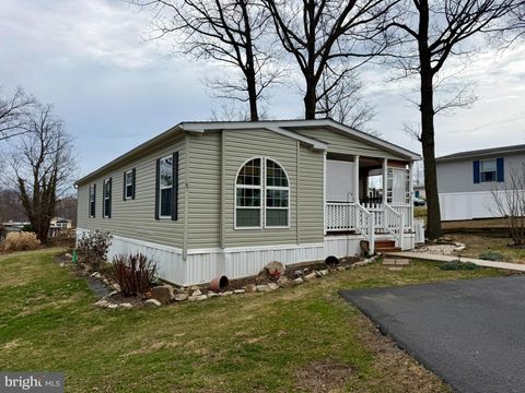 Photo of 37 Mountain Top Lane, NARVON, PA 17555 (MLS # PALA2084442)