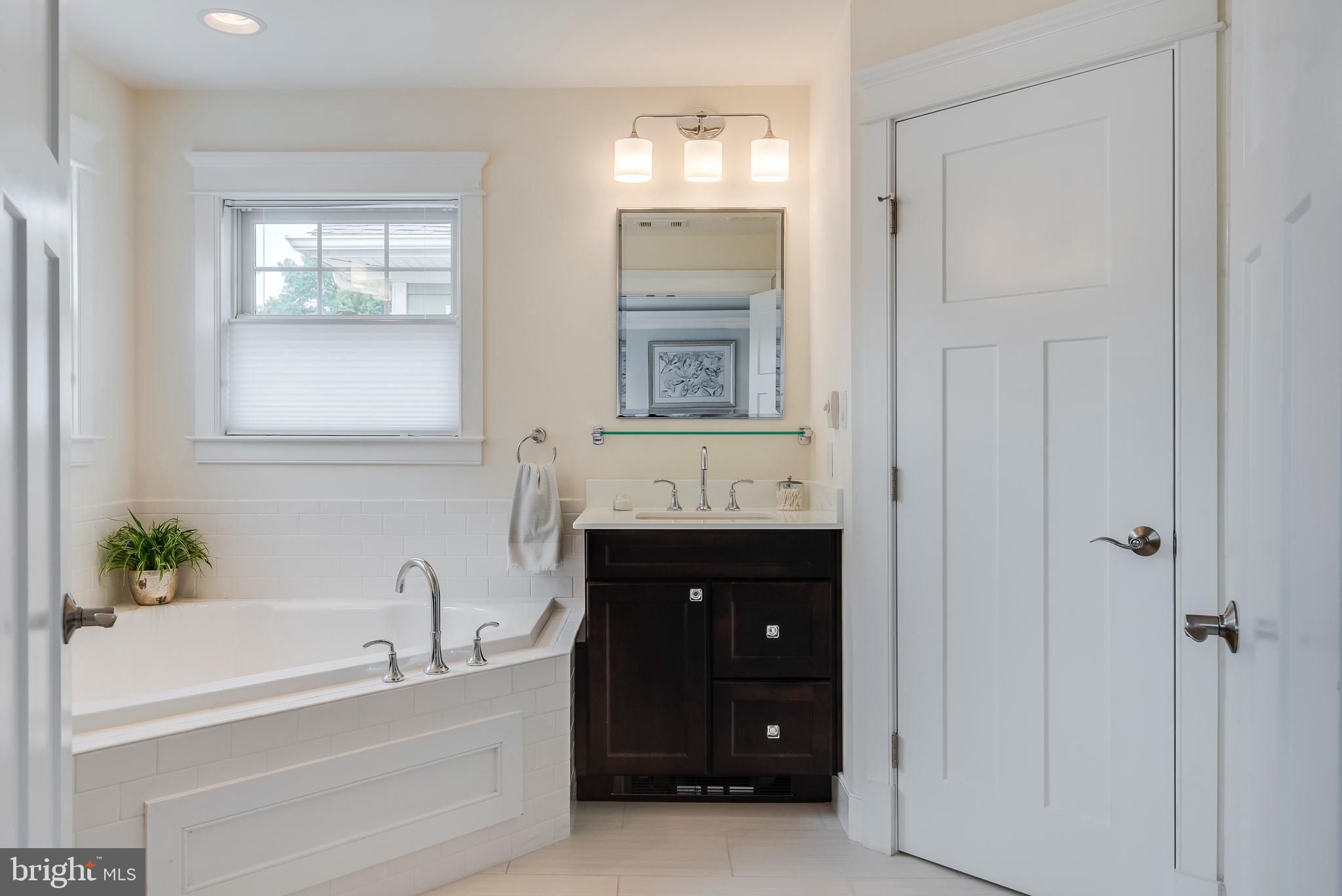 EASTPORT - Residential