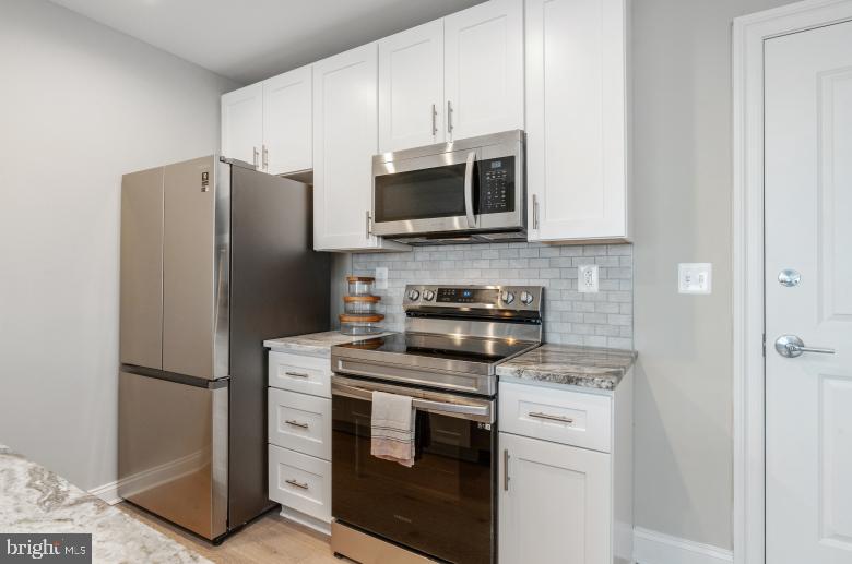 LOGAN SQUARE - Residential Lease