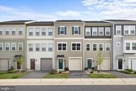 MLS: VAFV2033570