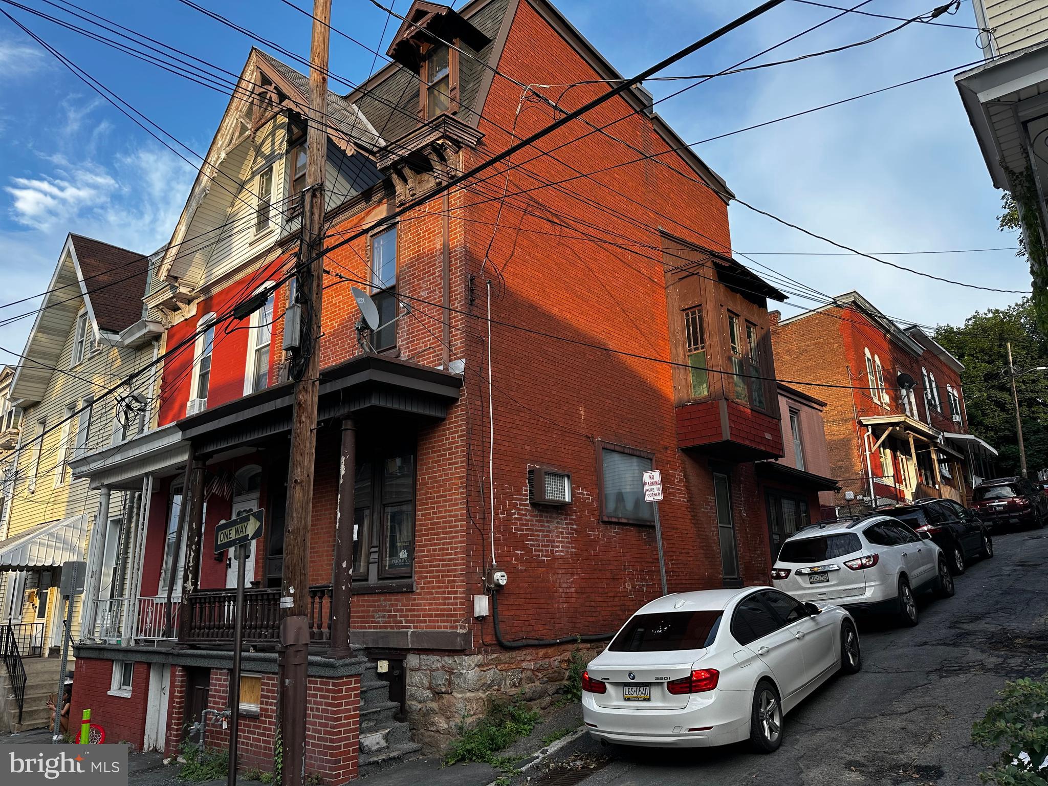 729 W NORWEGIAN STREET