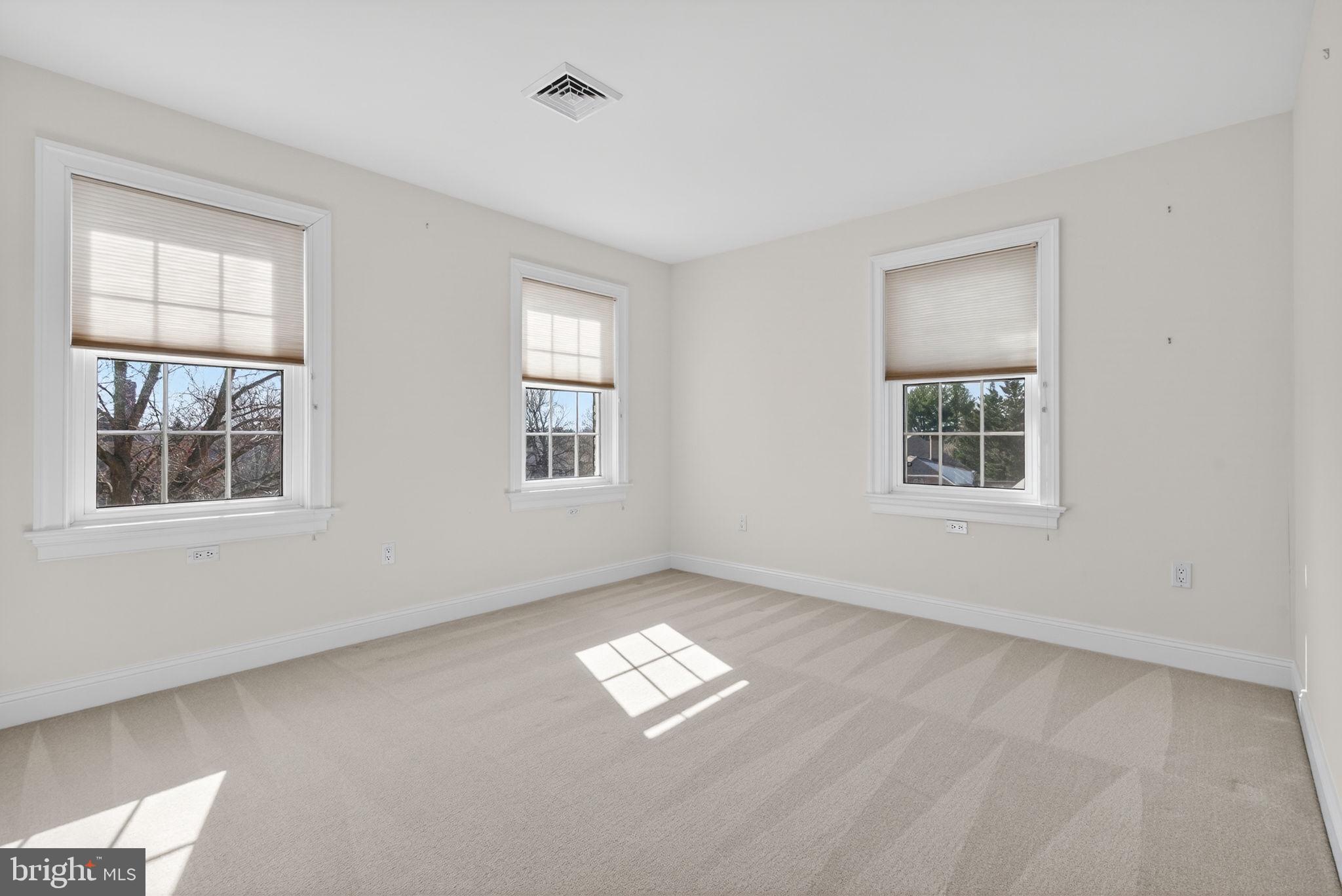 OAK LANE - Residential