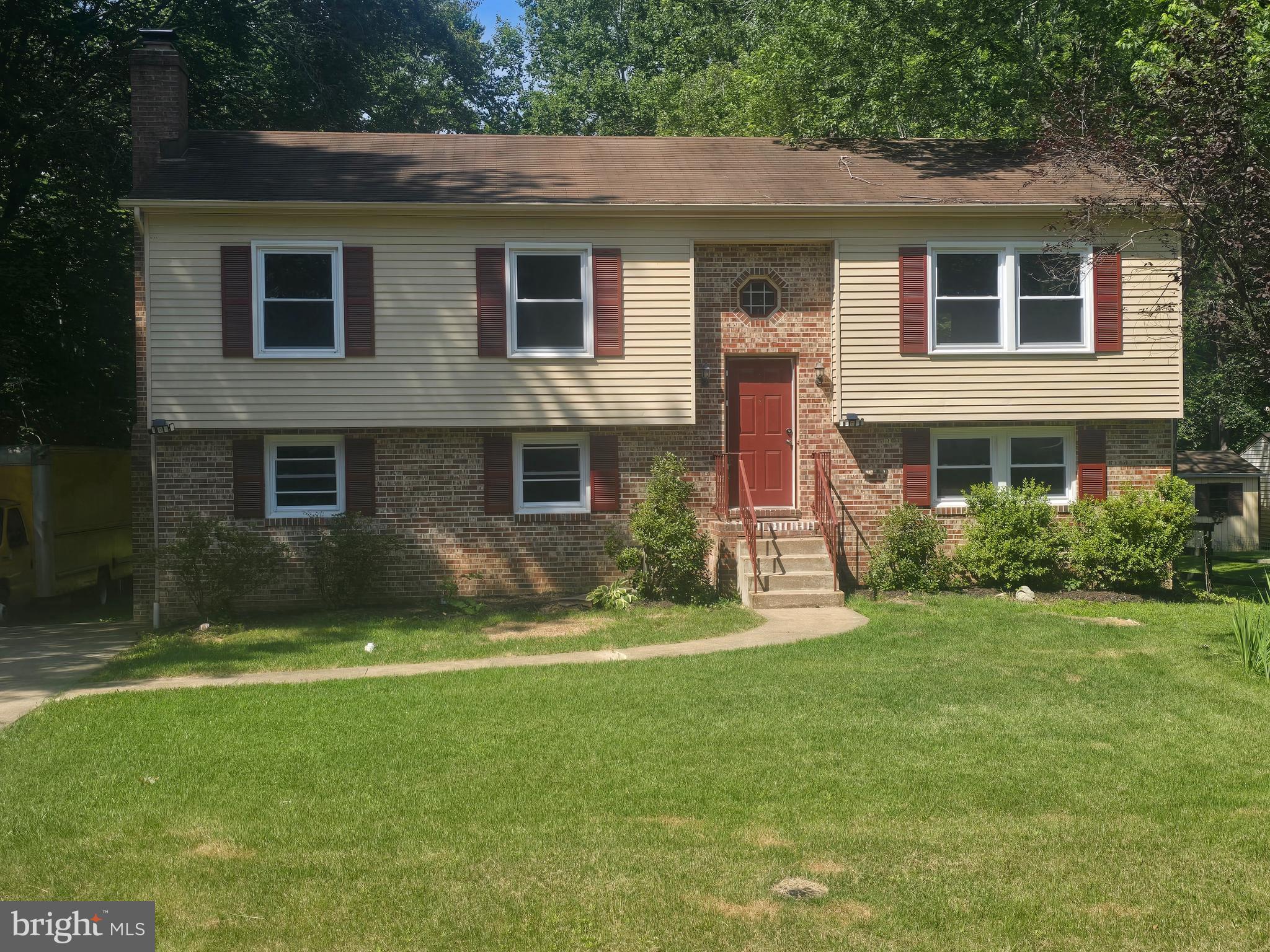 205 VINE PLACE