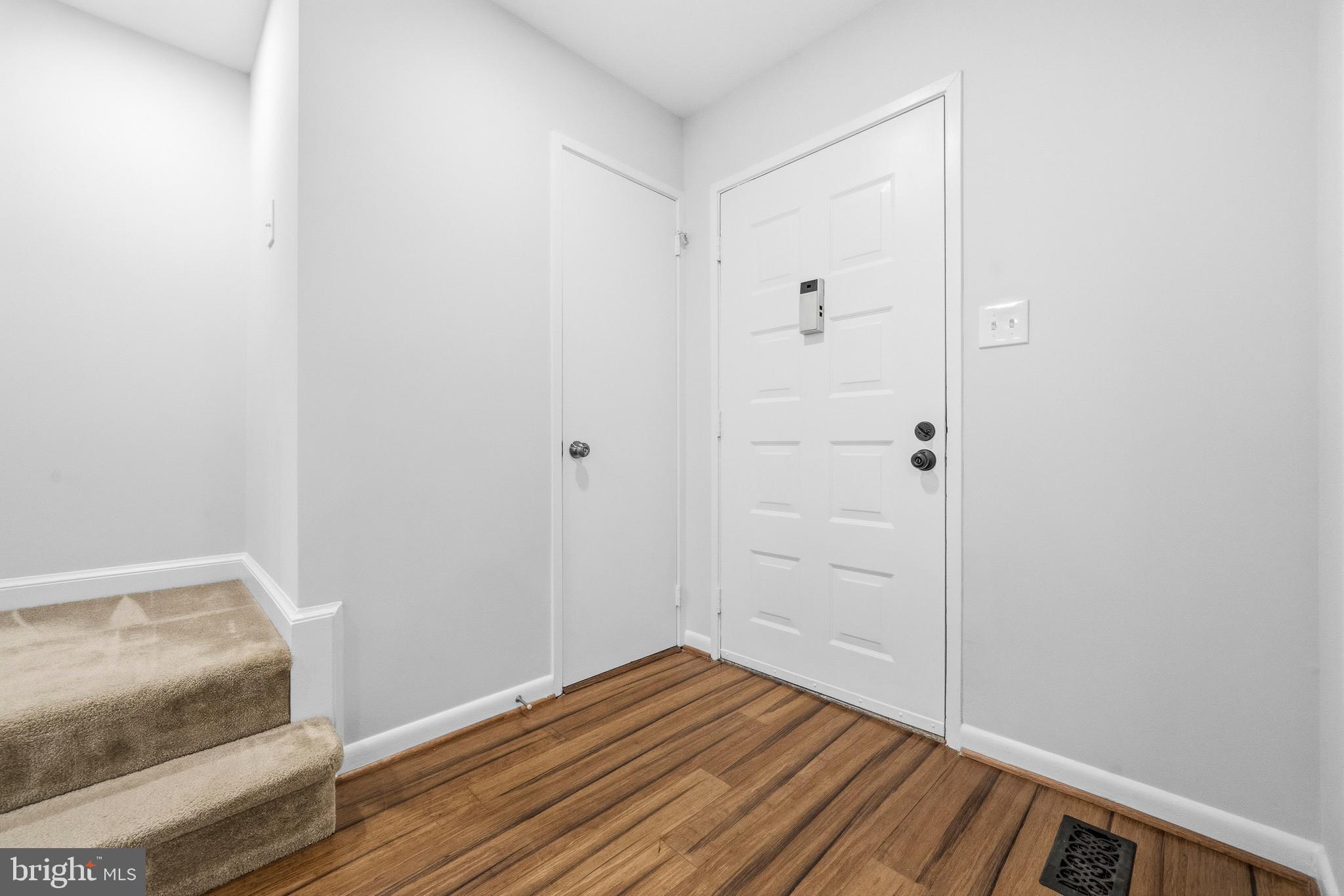 RESTON - Residential