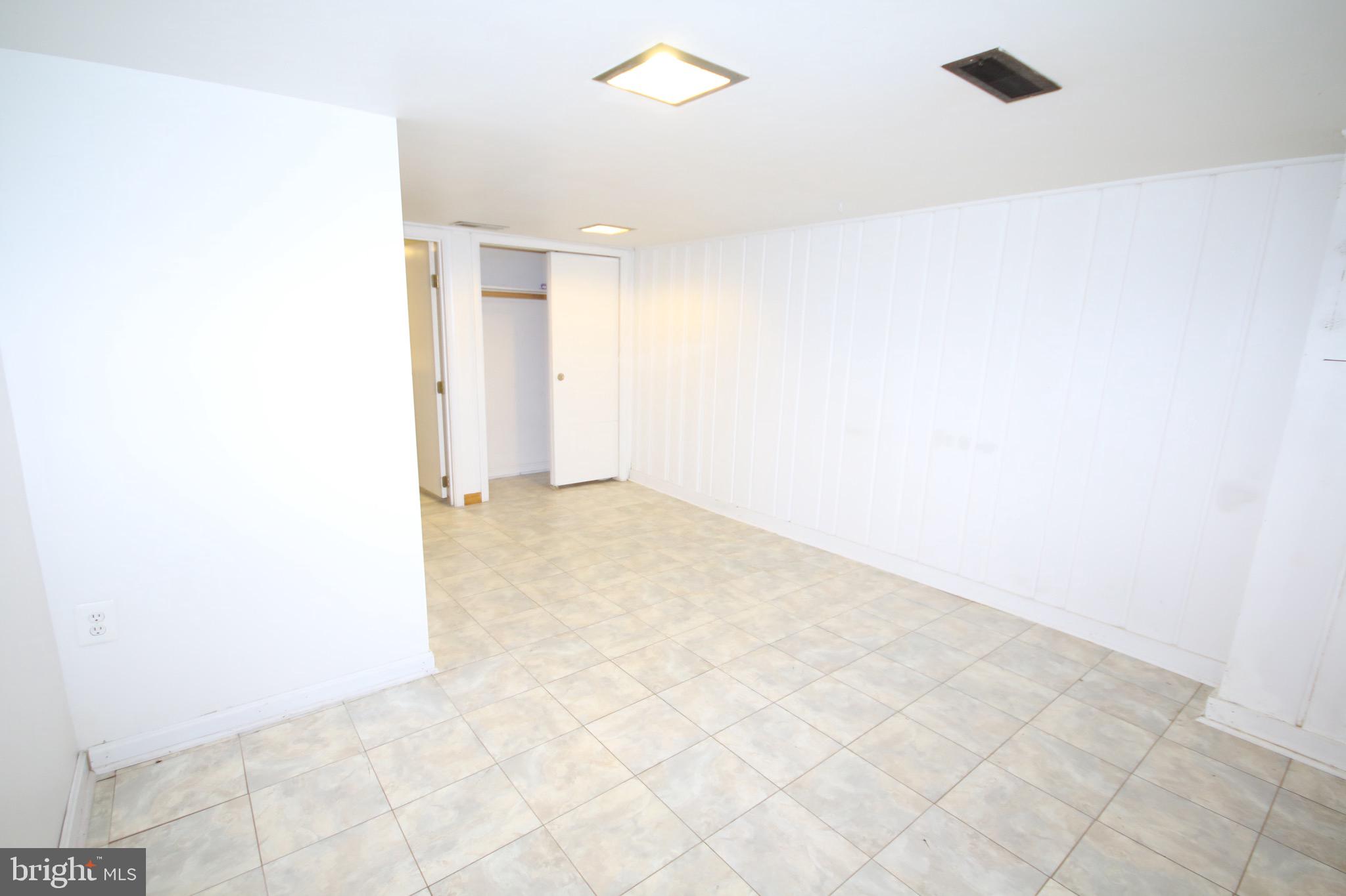 CAVALIER HOMES - Residential Lease