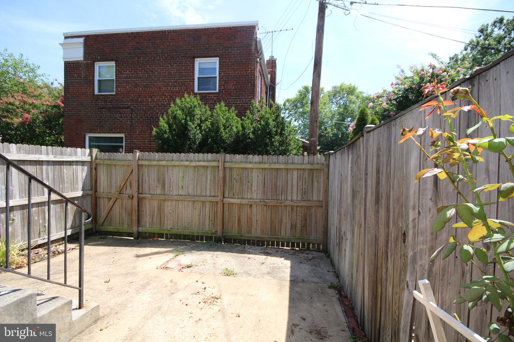 CAVALIER HOMES - Residential Lease