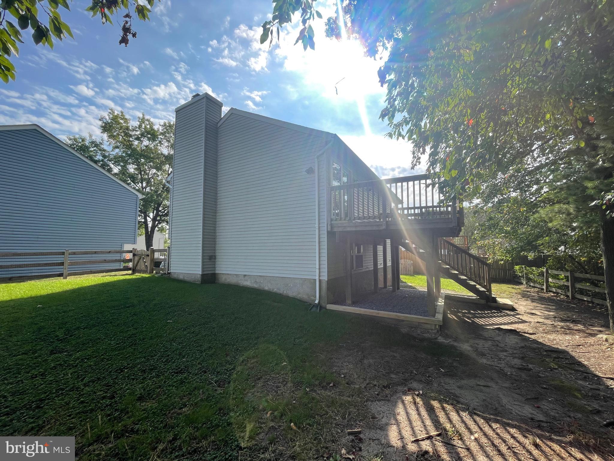 LAWRENCE HILL - Residential