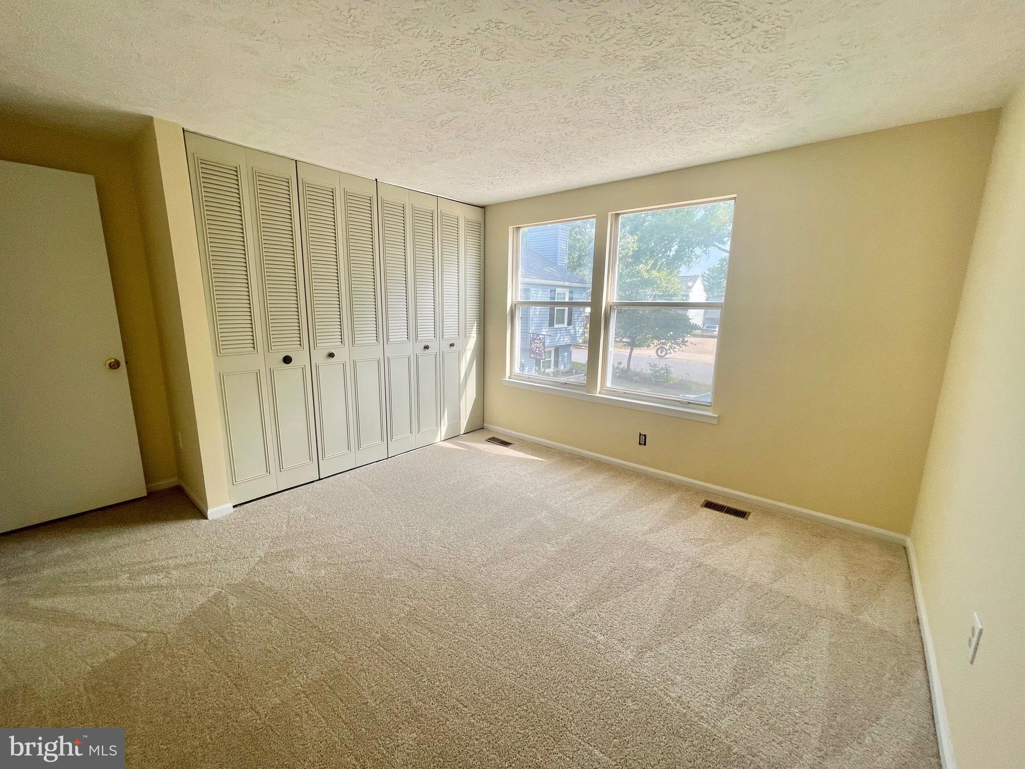 LAWRENCE HILL - Residential