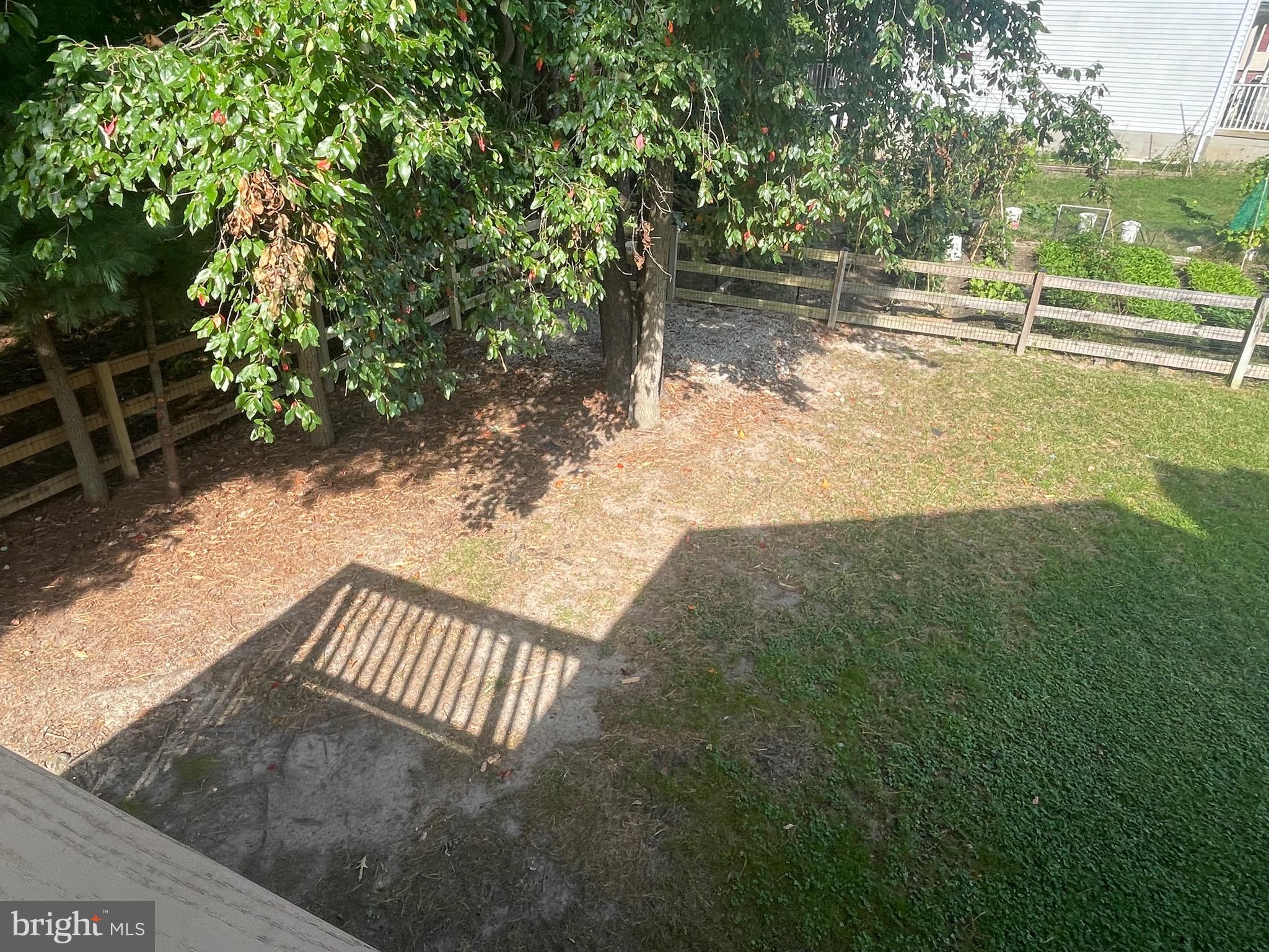 LAWRENCE HILL - Residential