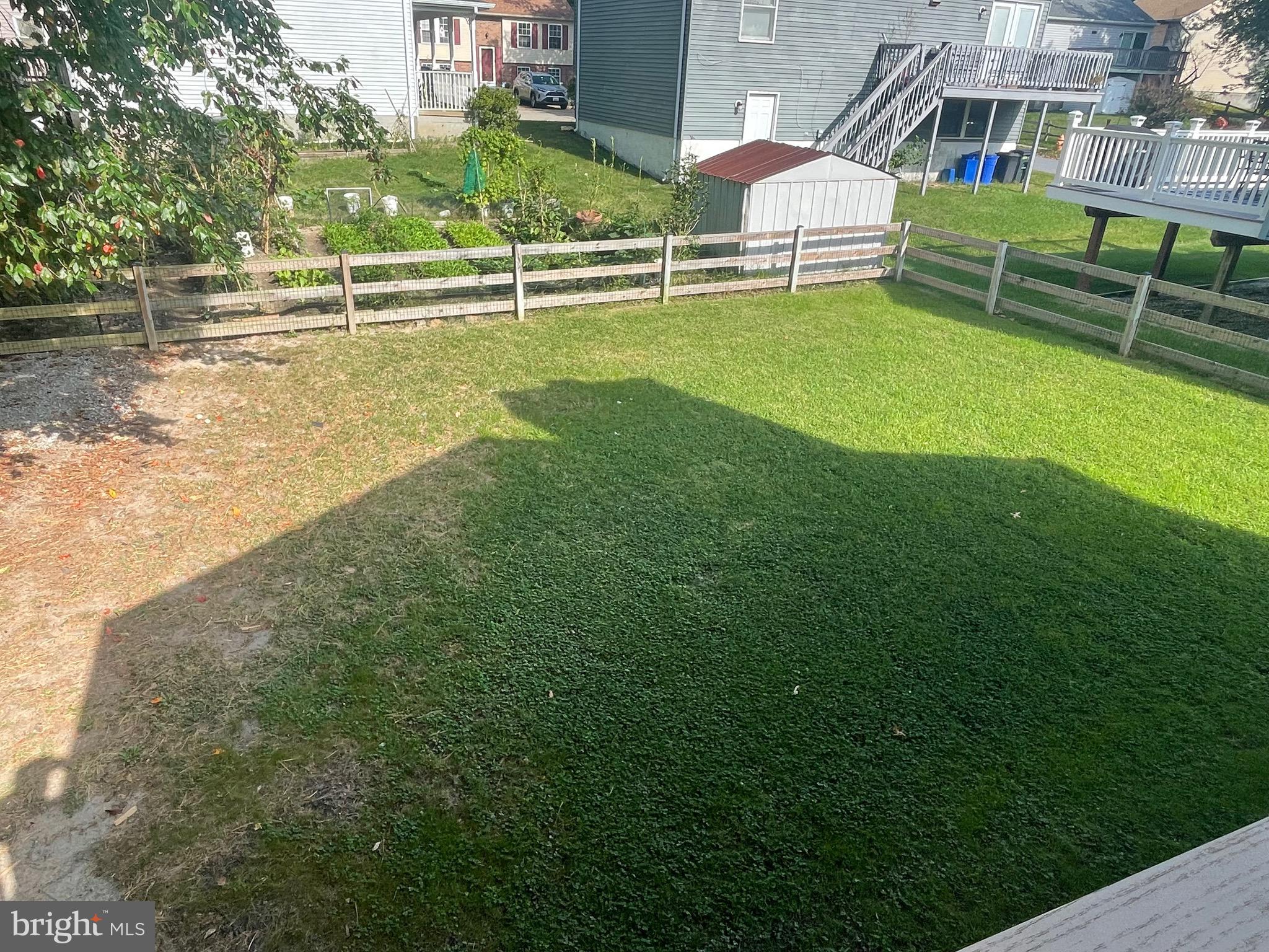 LAWRENCE HILL - Residential