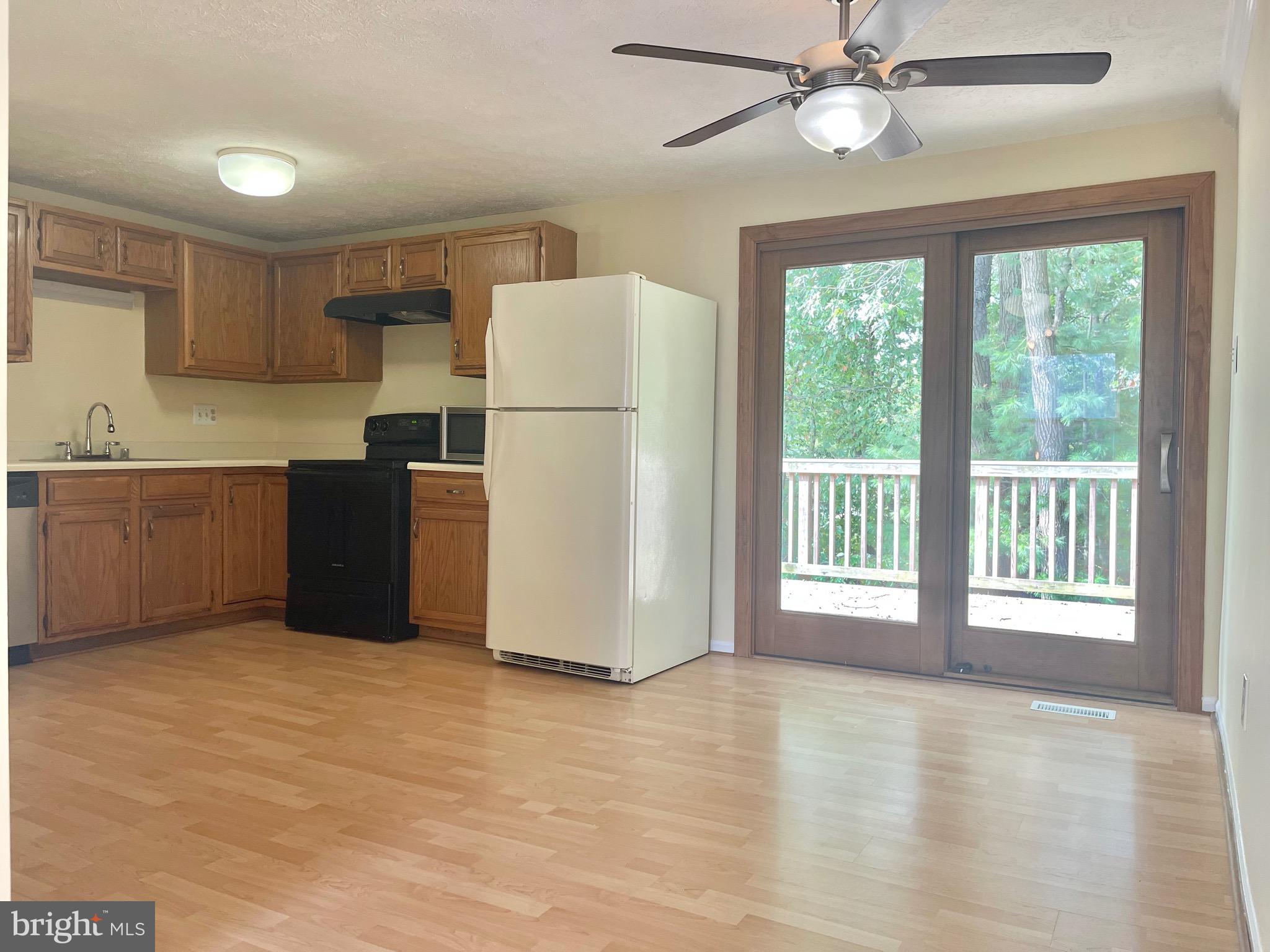 LAWRENCE HILL - Residential