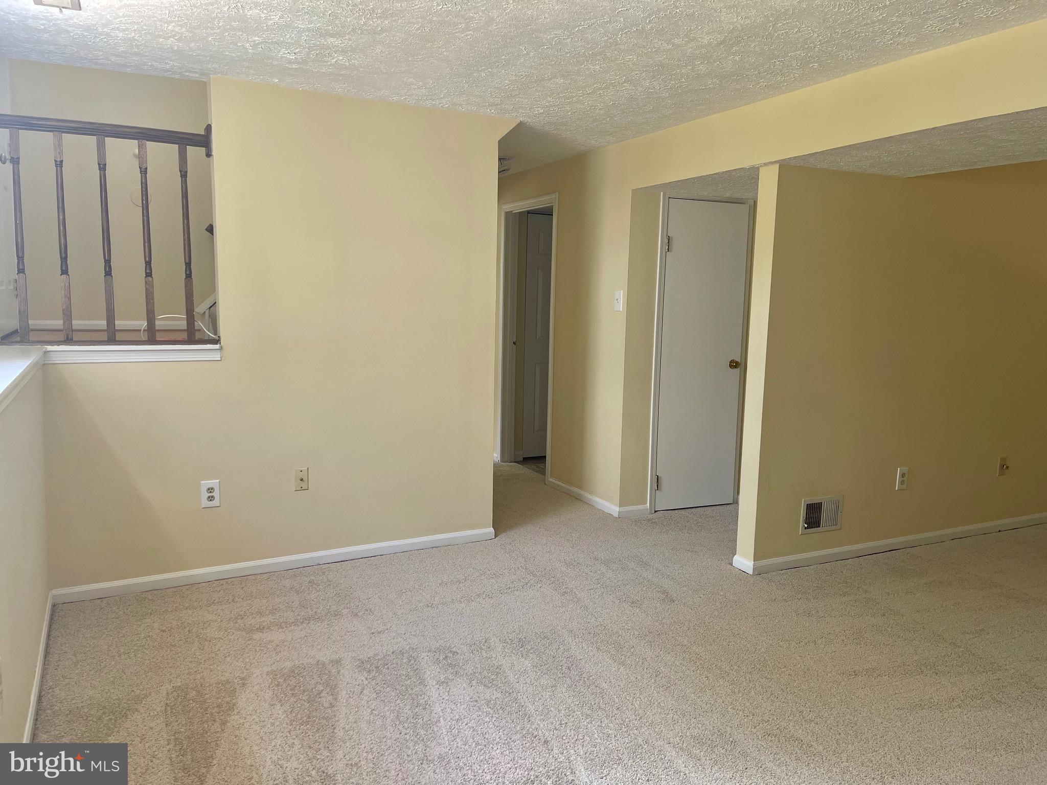 LAWRENCE HILL - Residential