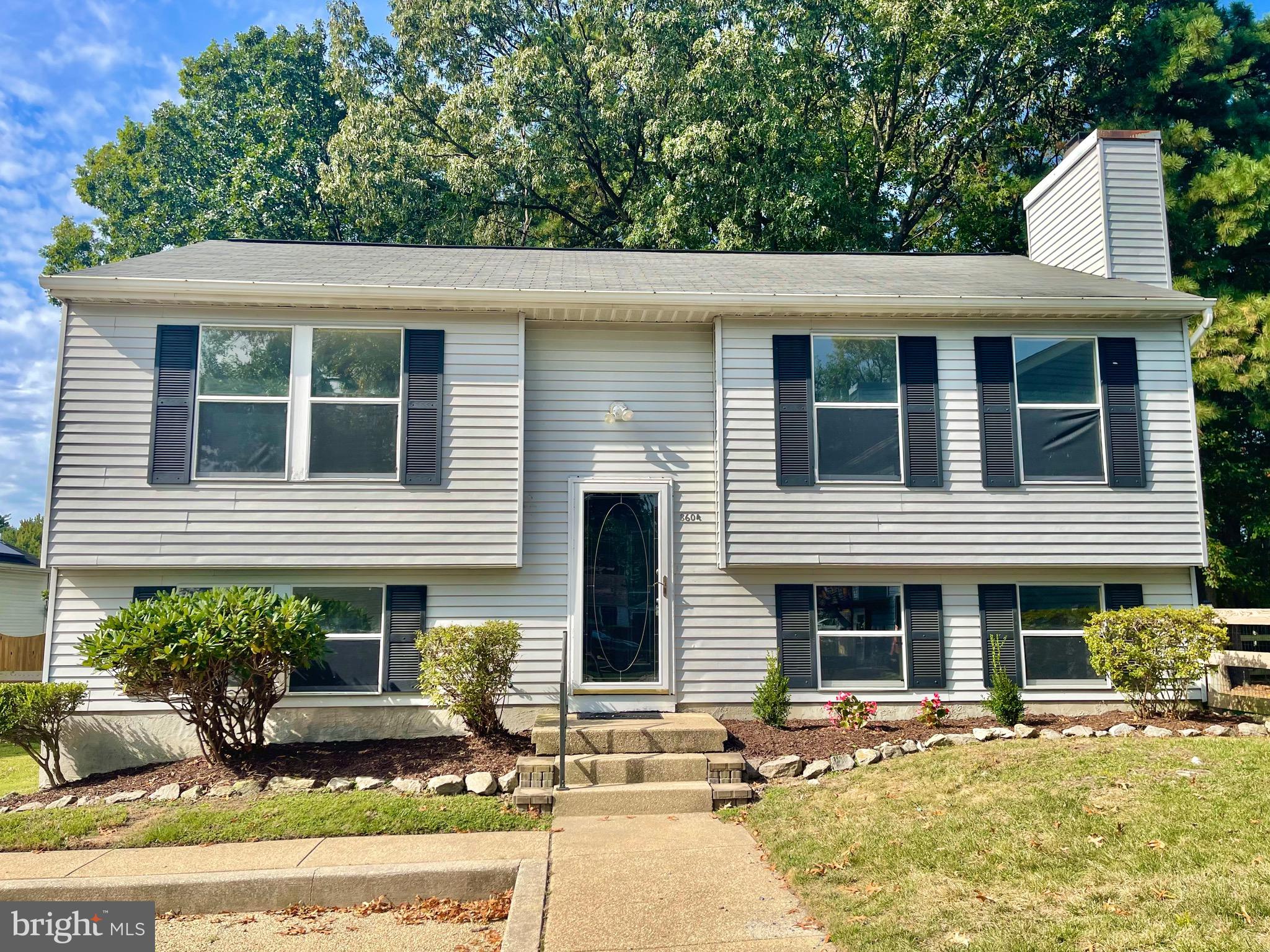 LAWRENCE HILL - Residential