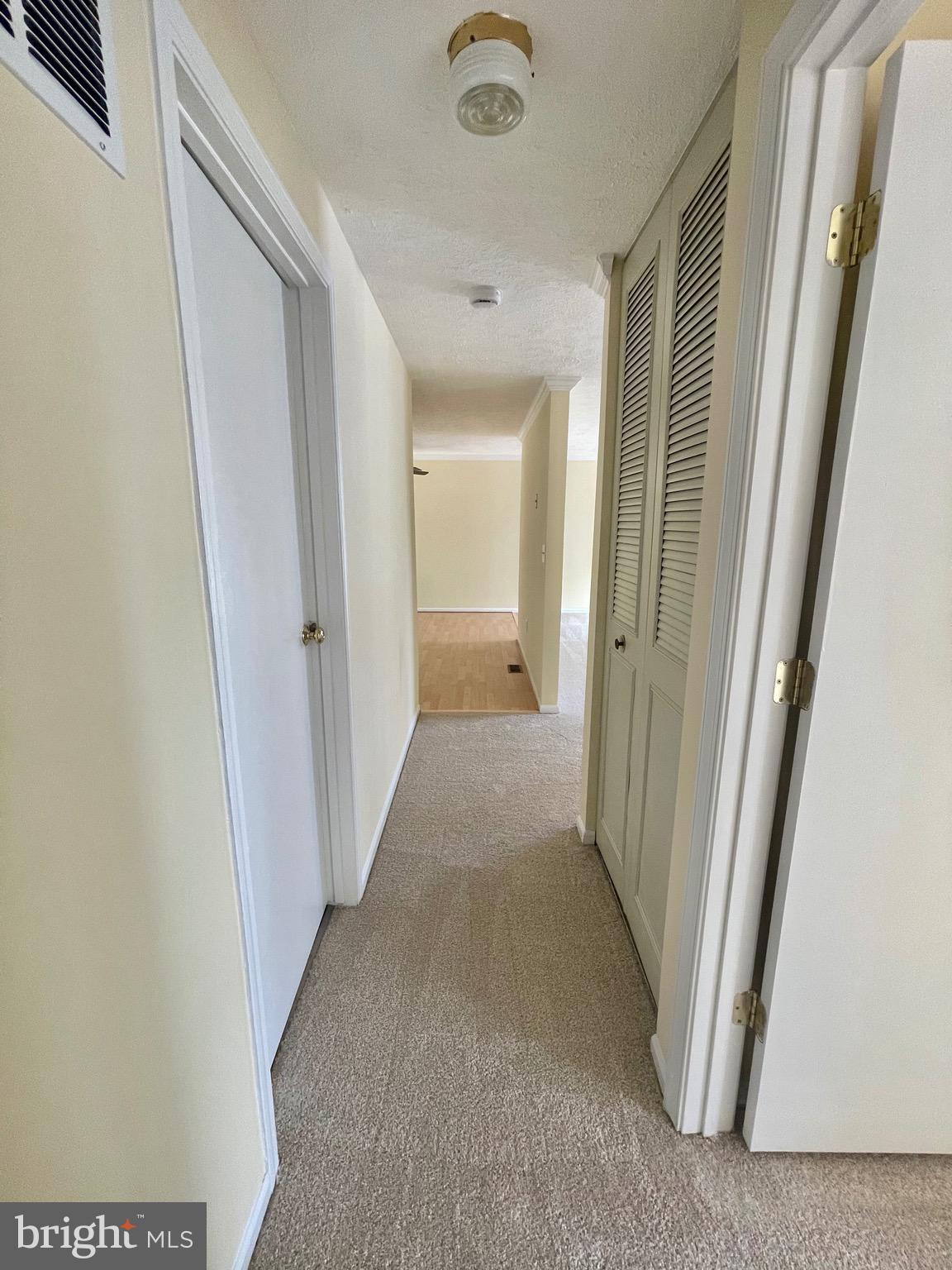 LAWRENCE HILL - Residential