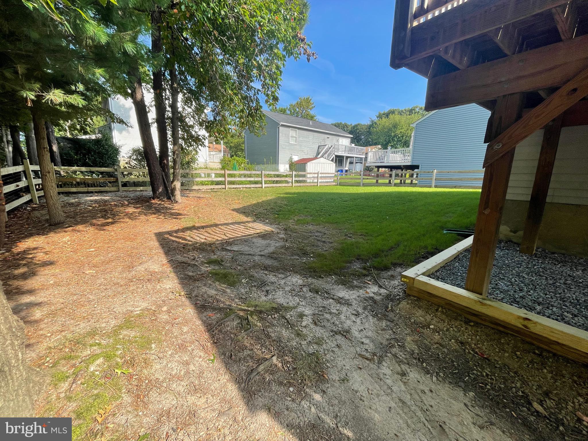 LAWRENCE HILL - Residential