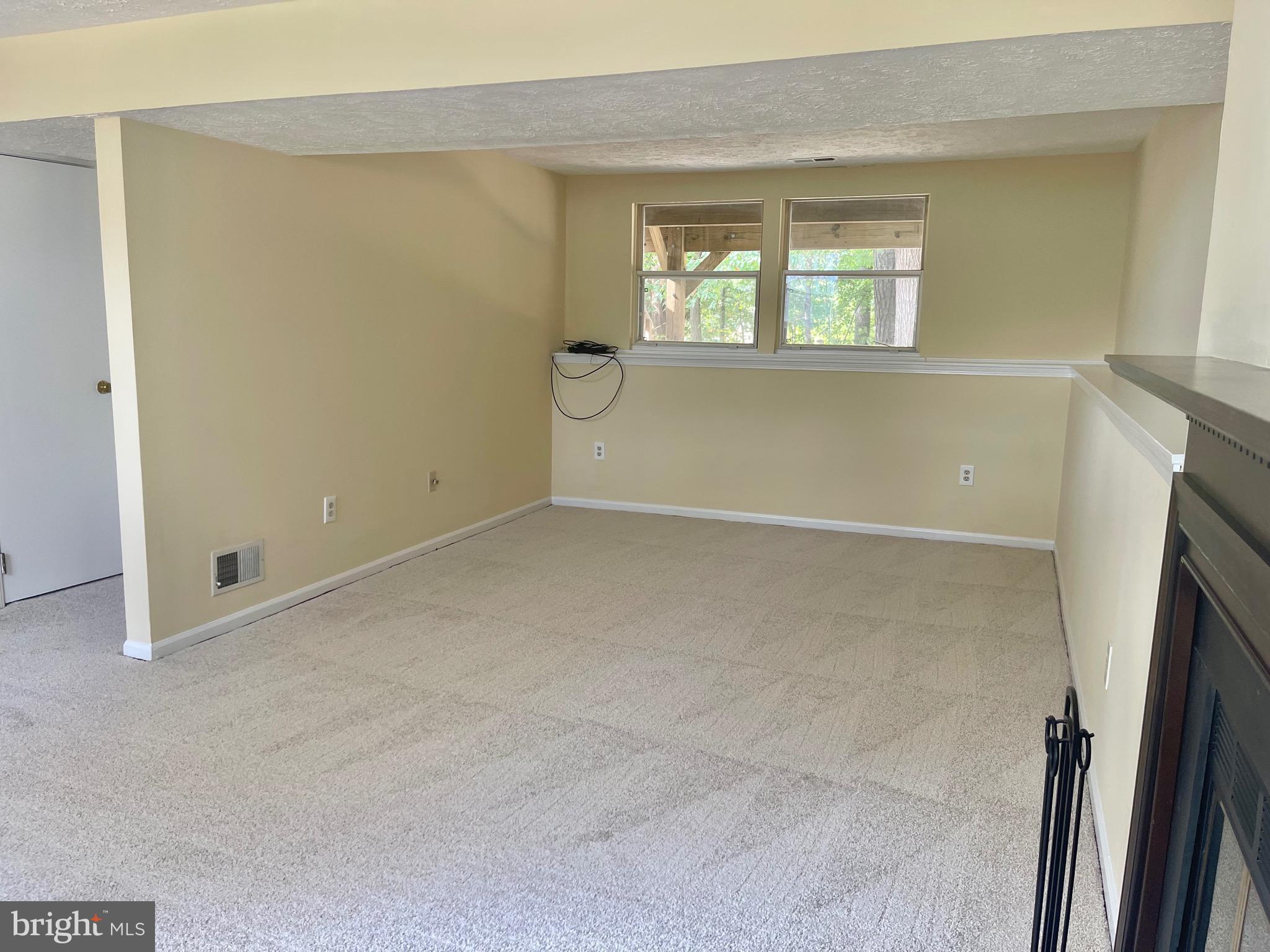 LAWRENCE HILL - Residential