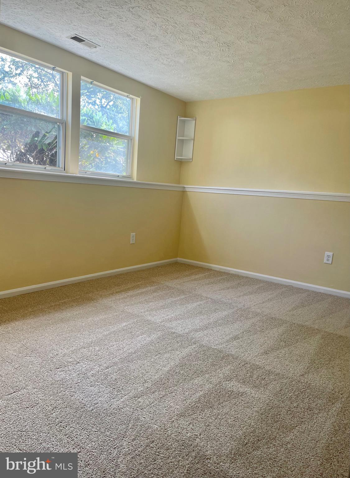 LAWRENCE HILL - Residential