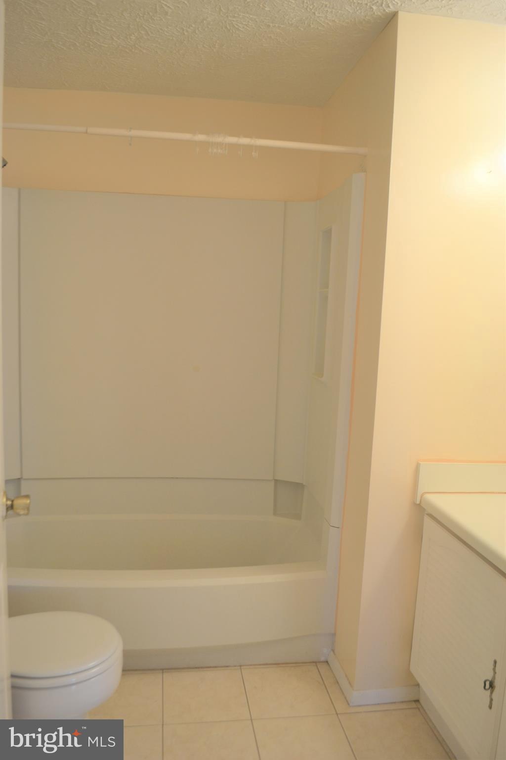 BONNIEMILL ACRES - Residential Lease