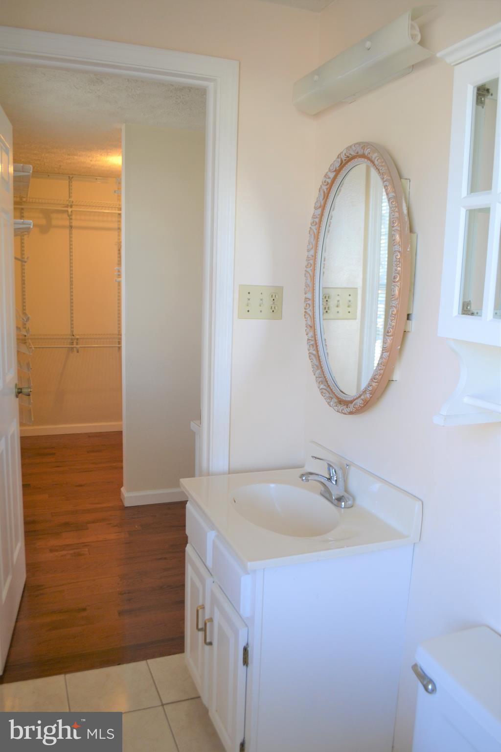 BONNIEMILL ACRES - Residential Lease