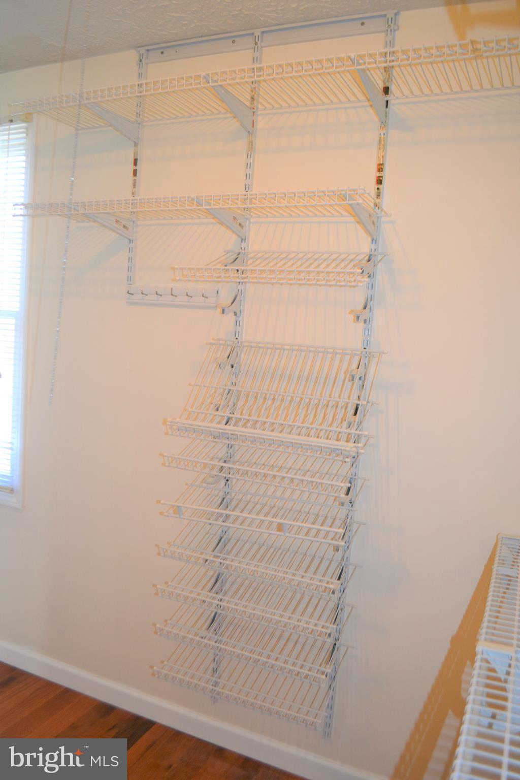 BONNIEMILL ACRES - Residential Lease