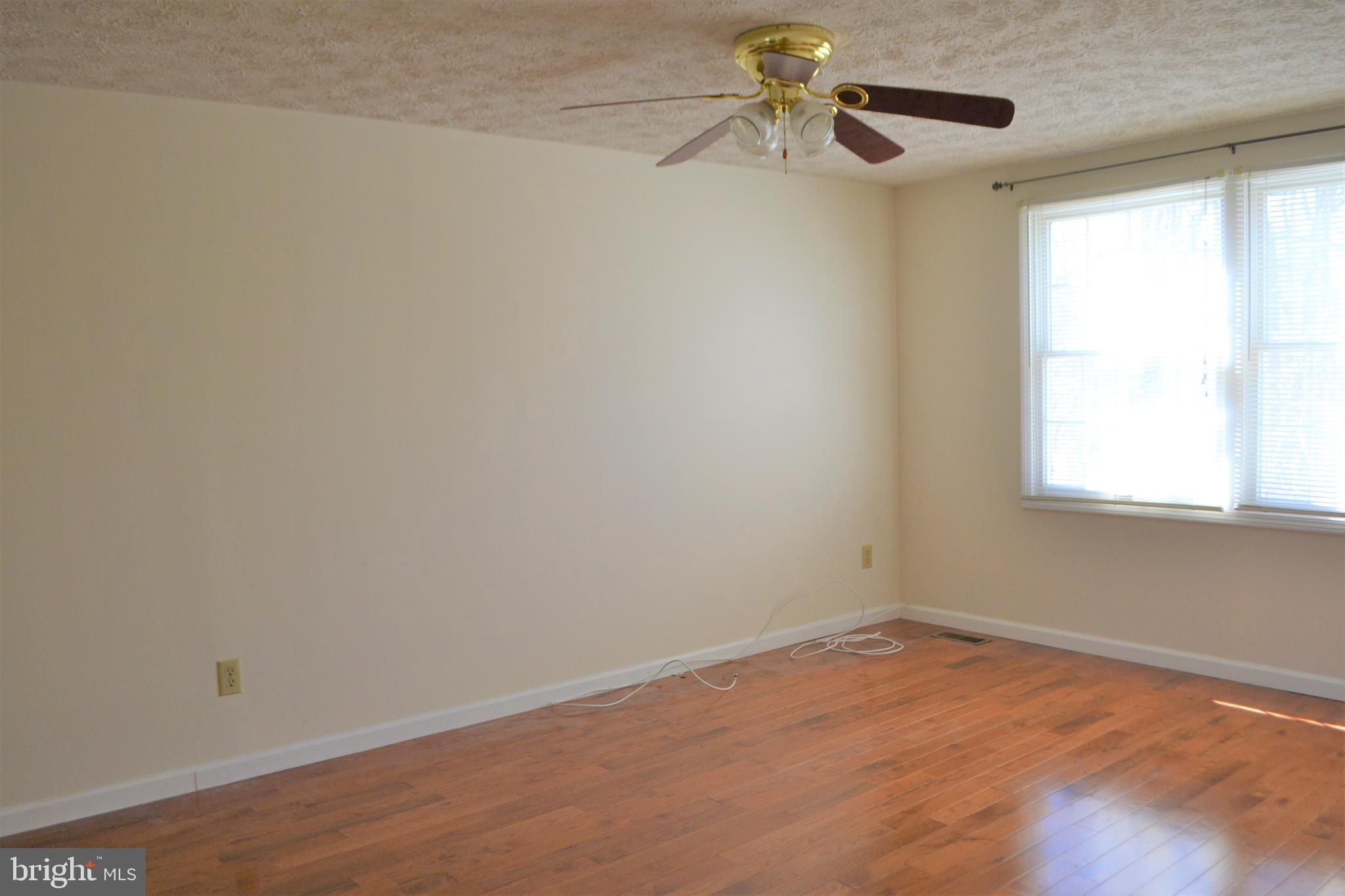 BONNIEMILL ACRES - Residential Lease