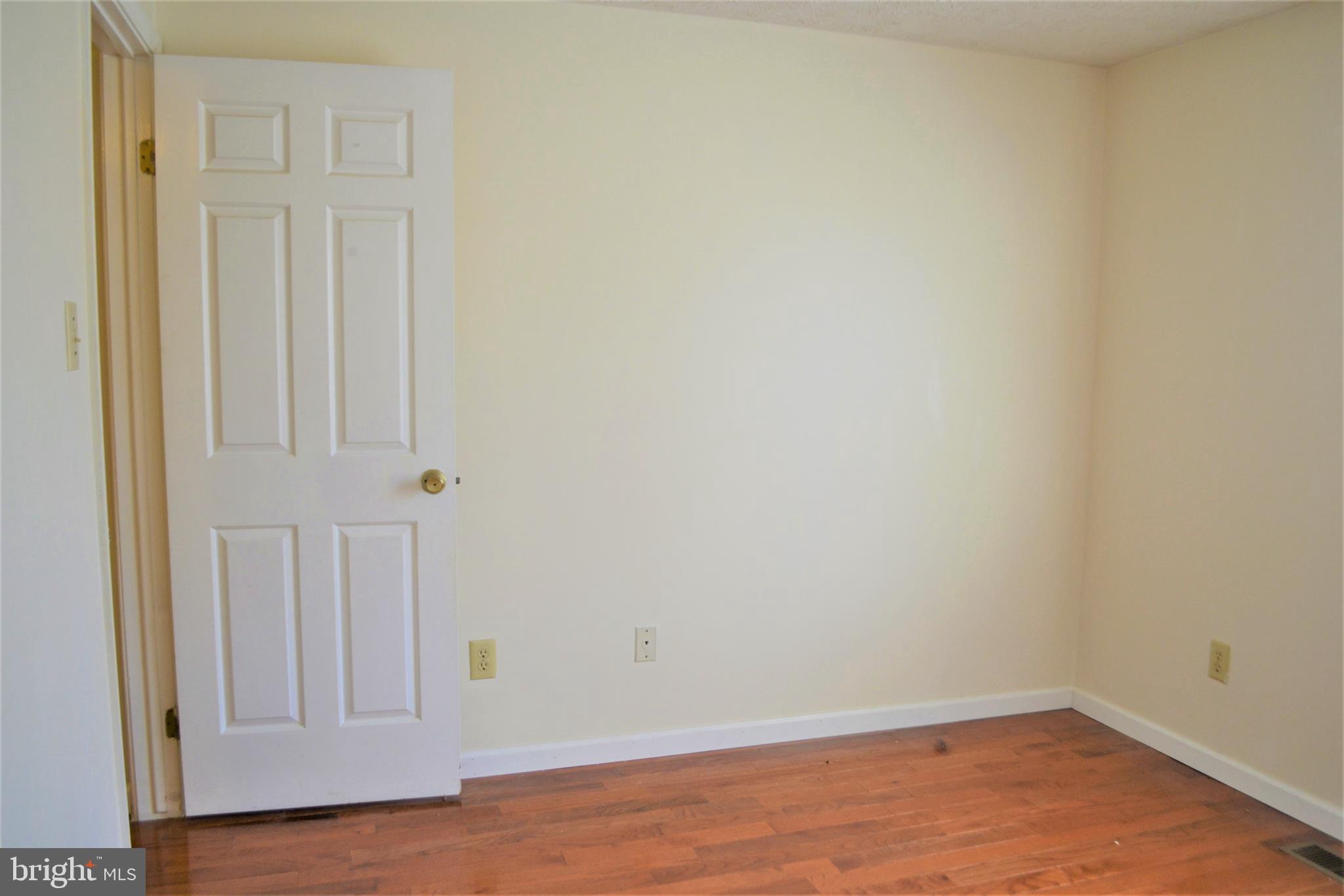 BONNIEMILL ACRES - Residential Lease