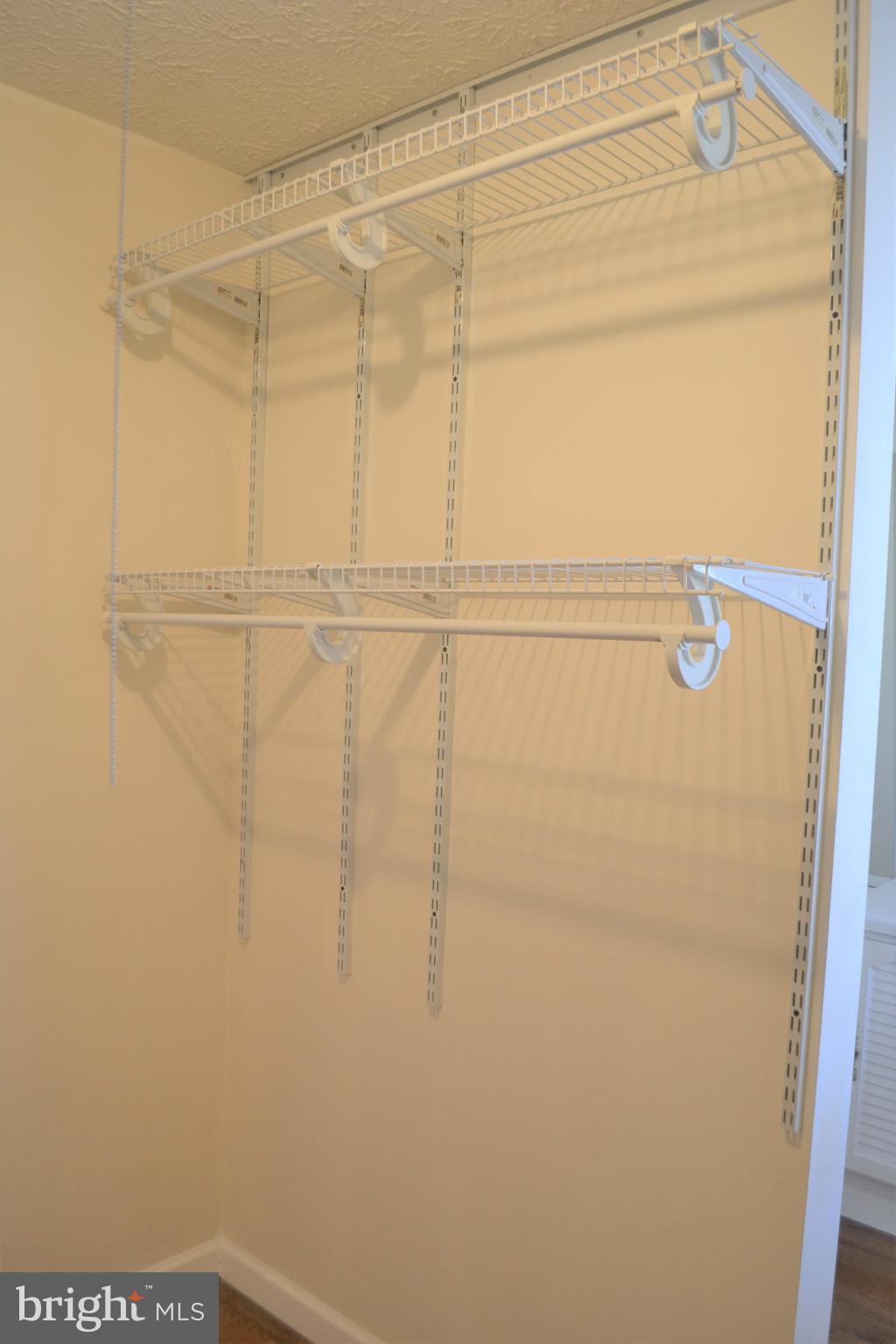 BONNIEMILL ACRES - Residential Lease