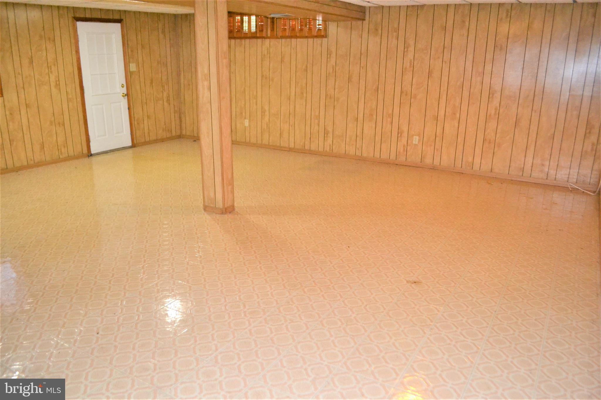 BONNIEMILL ACRES - Residential Lease