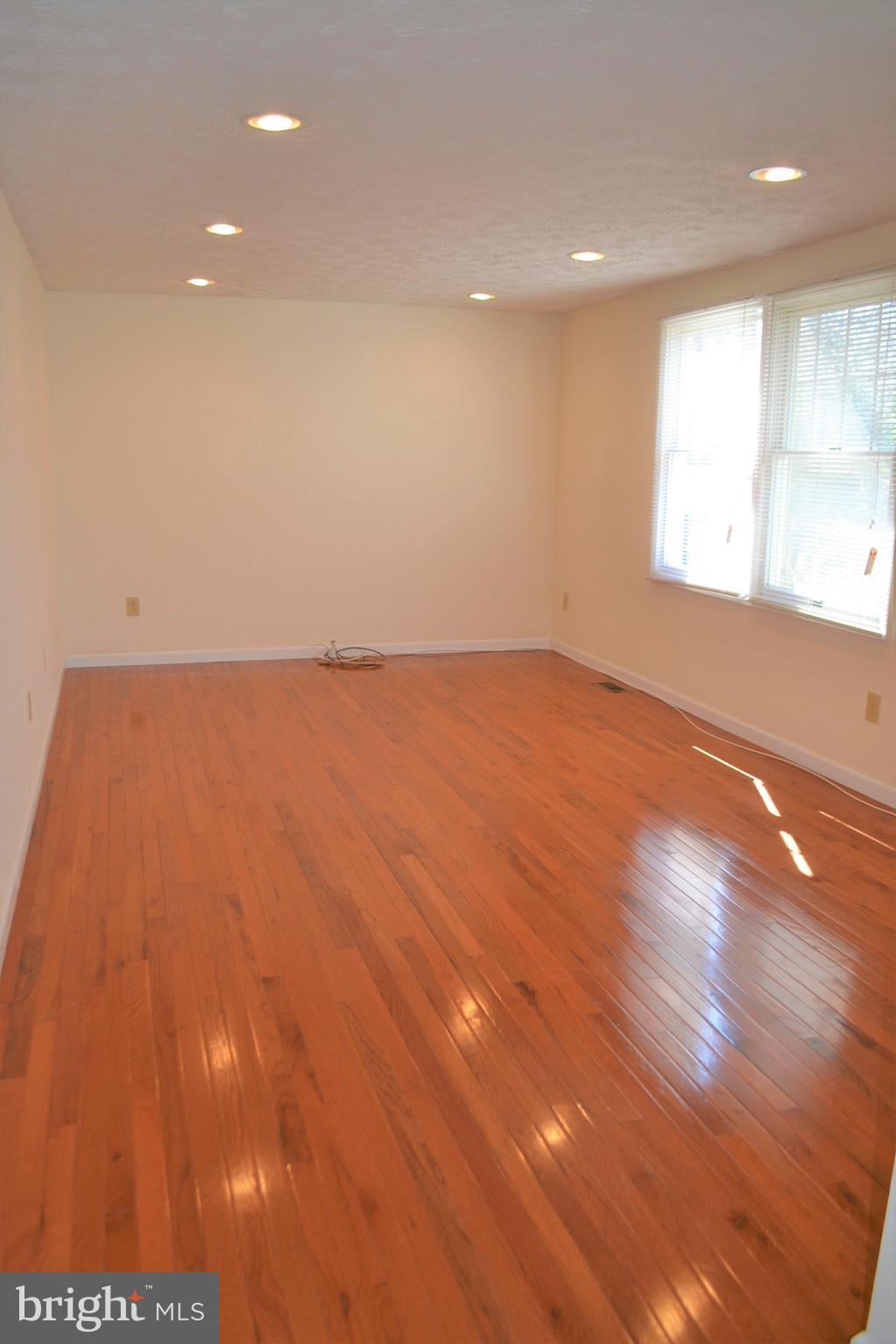 BONNIEMILL ACRES - Residential Lease