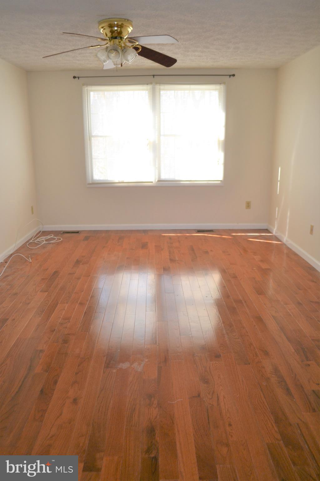 BONNIEMILL ACRES - Residential Lease