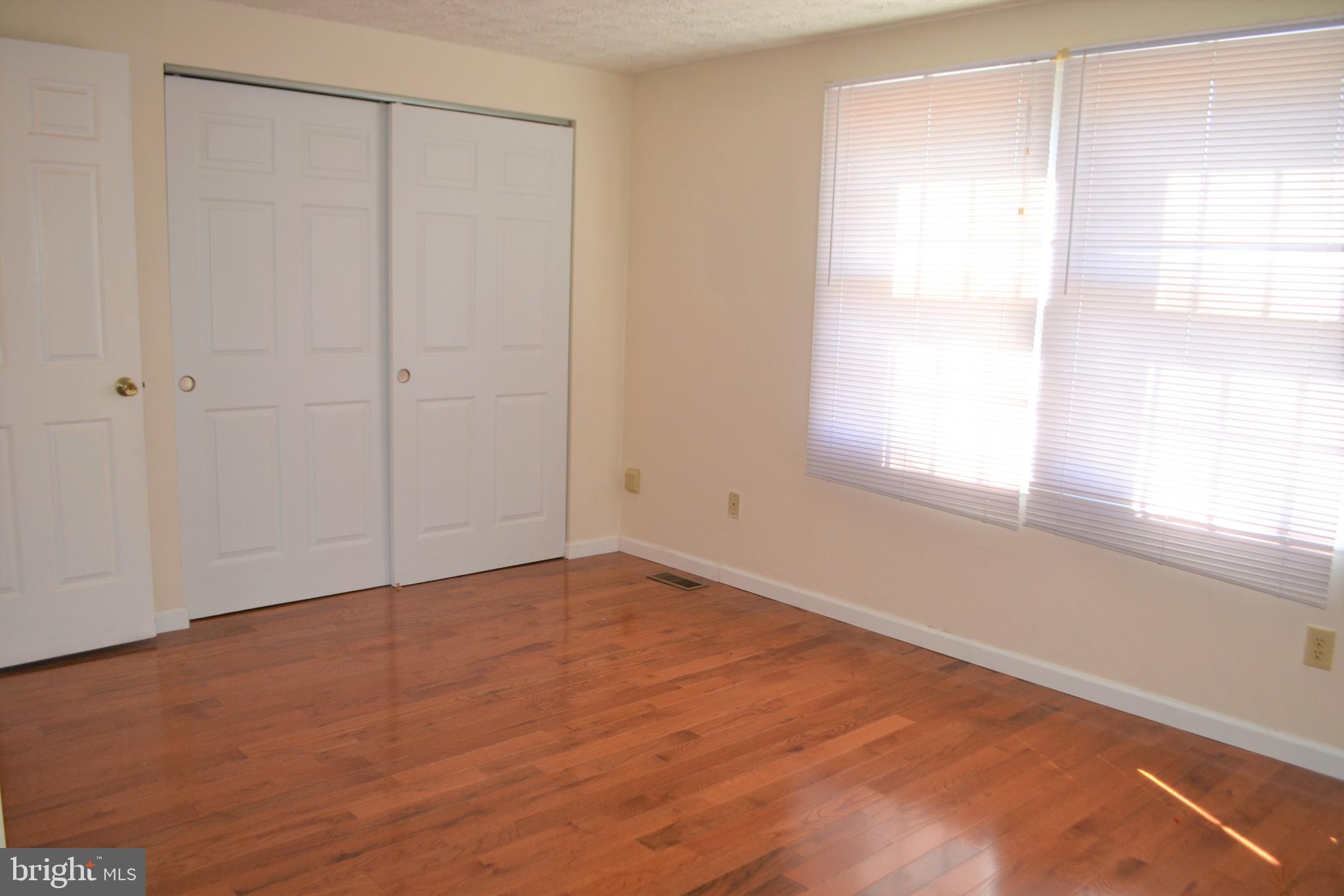 BONNIEMILL ACRES - Residential Lease