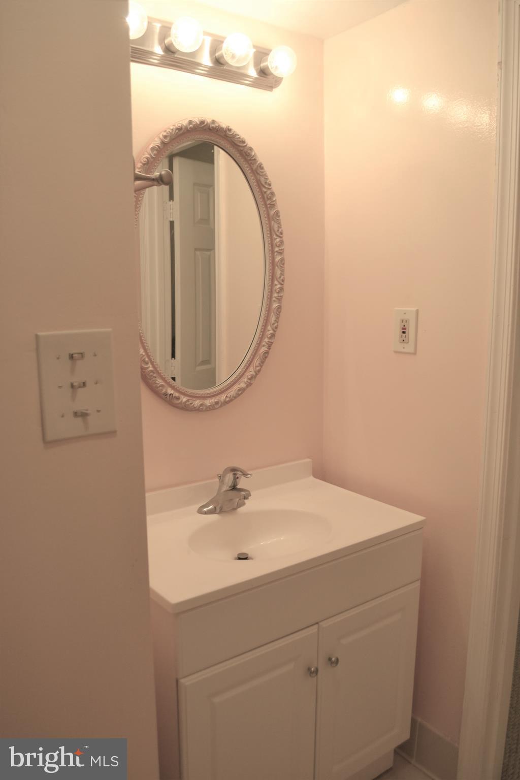 BONNIEMILL ACRES - Residential Lease