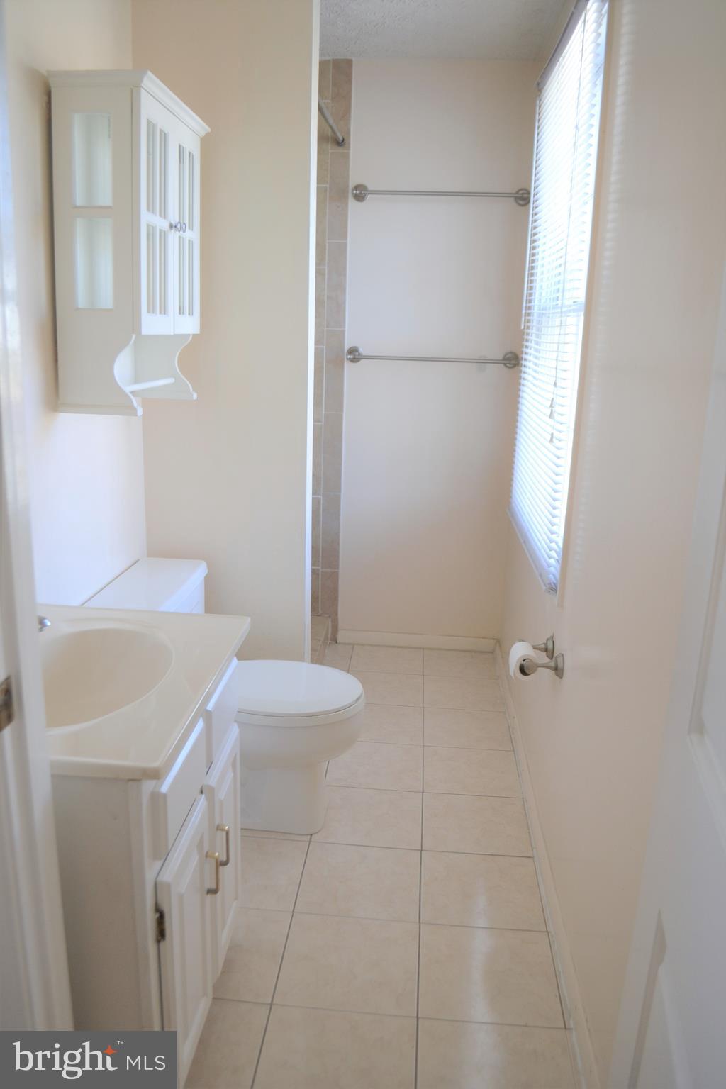 BONNIEMILL ACRES - Residential Lease