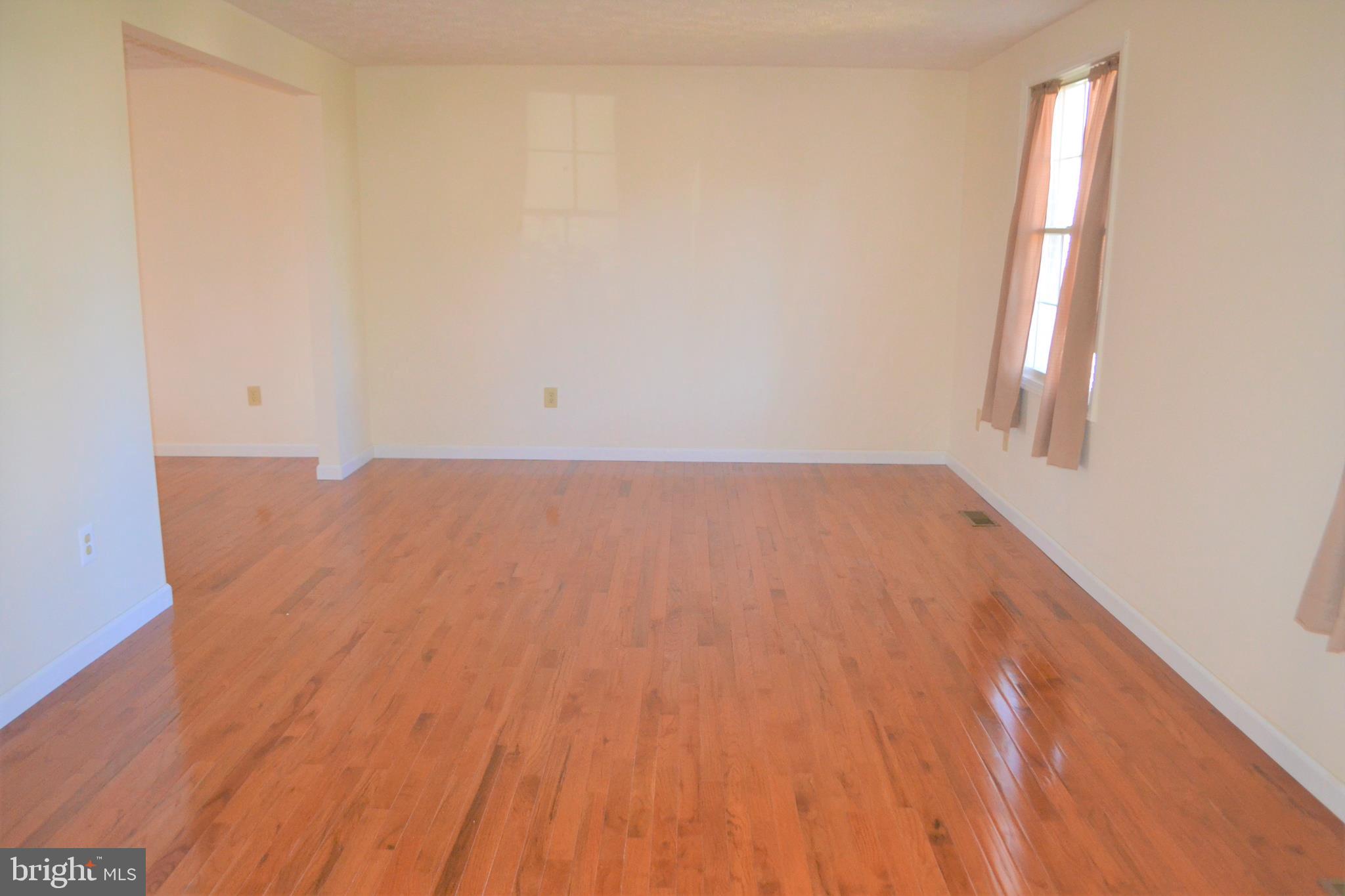 BONNIEMILL ACRES - Residential Lease