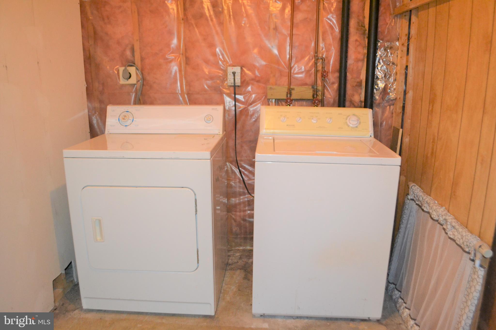 BONNIEMILL ACRES - Residential Lease