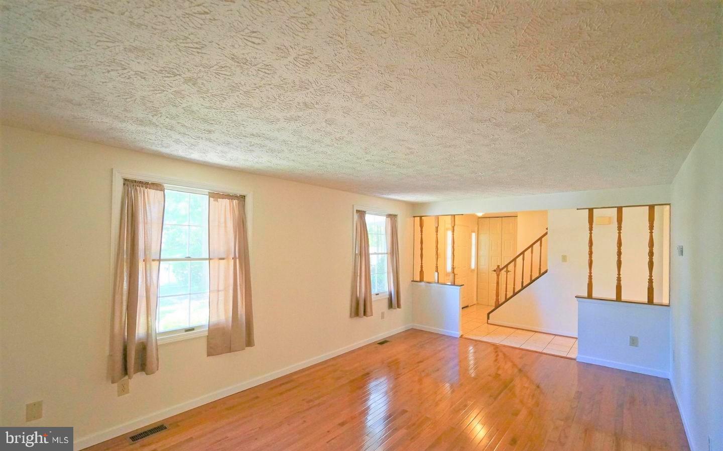 BONNIEMILL ACRES - Residential Lease